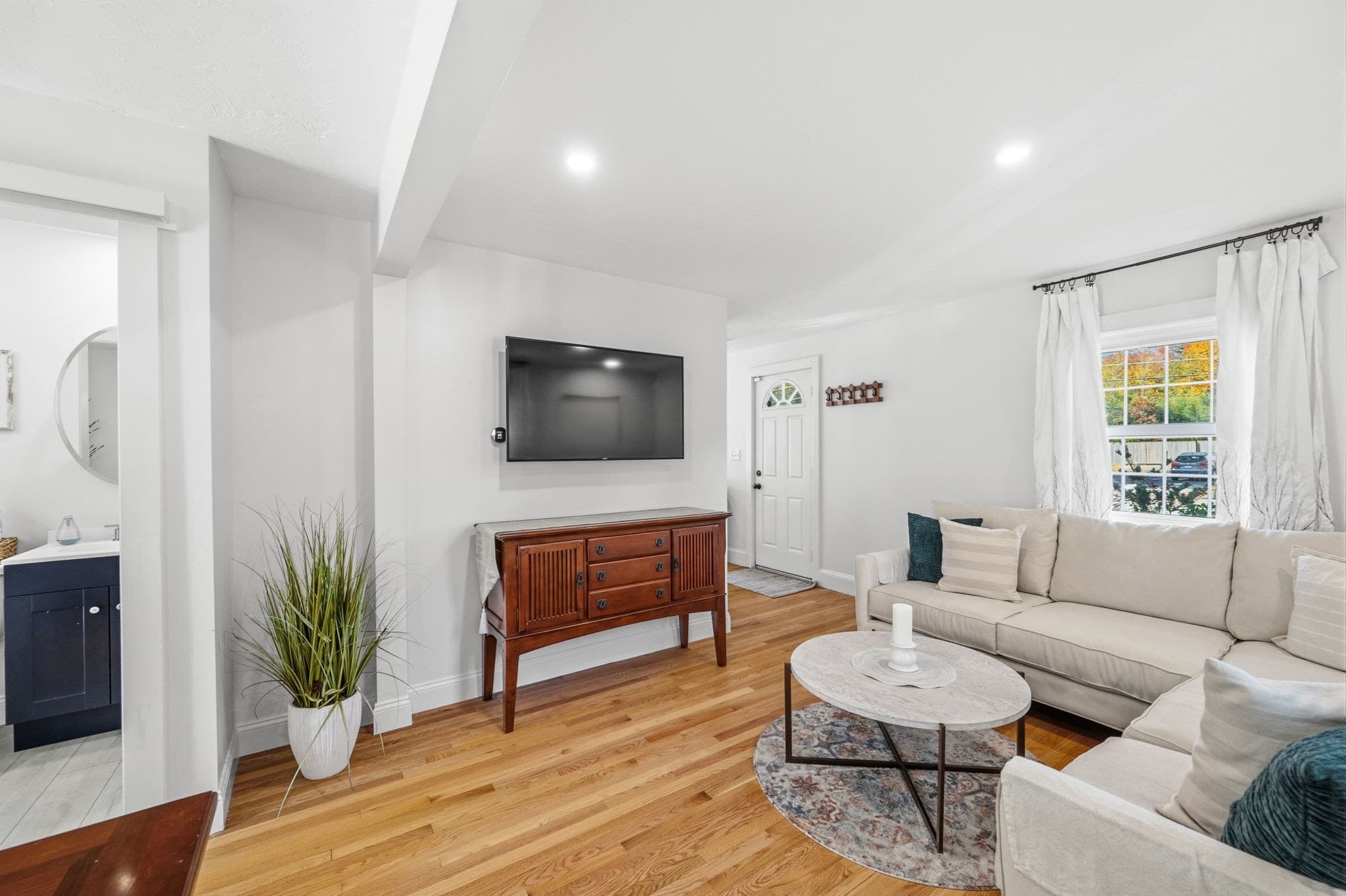 Single Family Residence at 1290 Washington Street, East Bridgewater MA 02333, photo 14 of 31