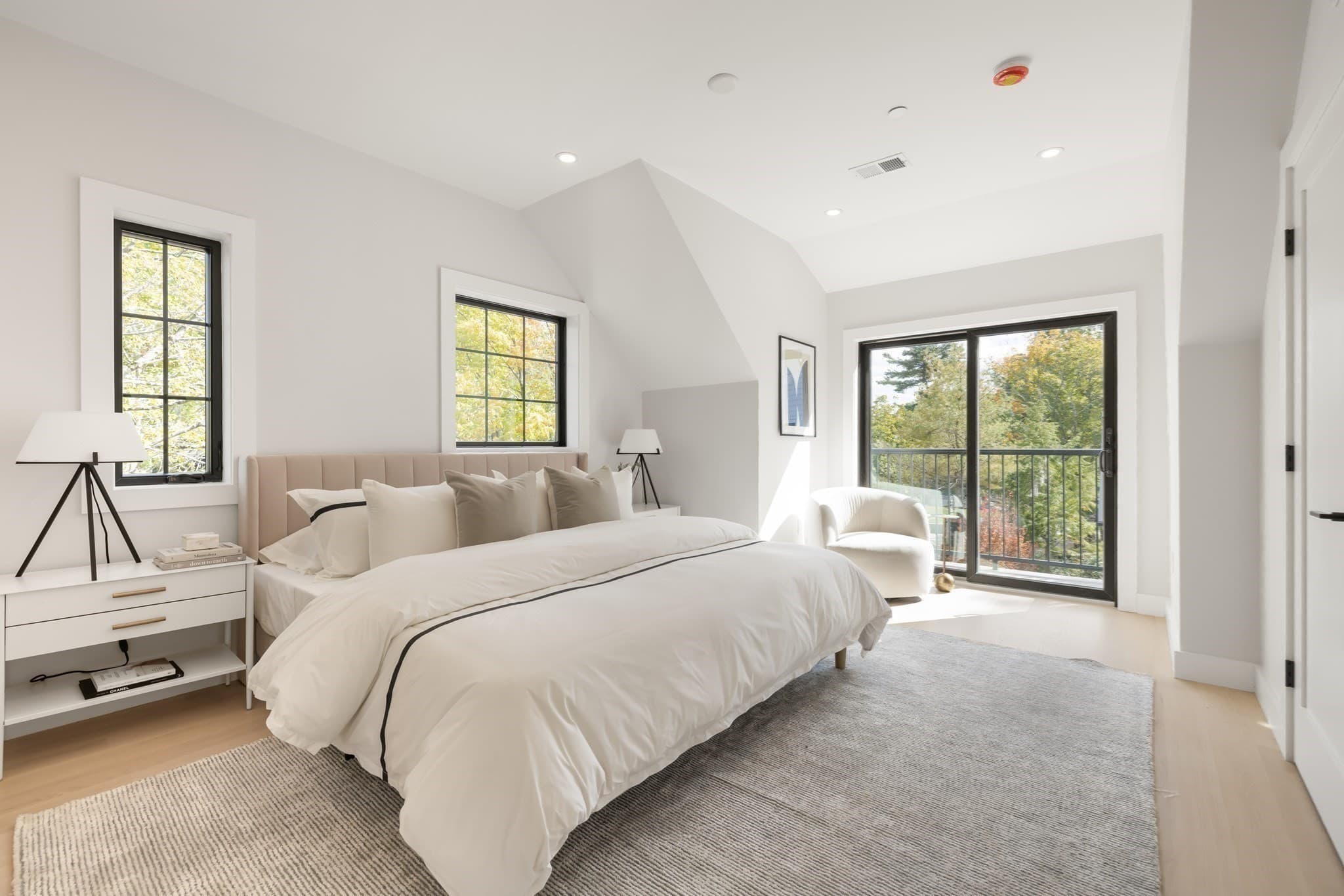 Condominium at 6 Floral St # 6, Newton MA 02461, photo 9 of 16