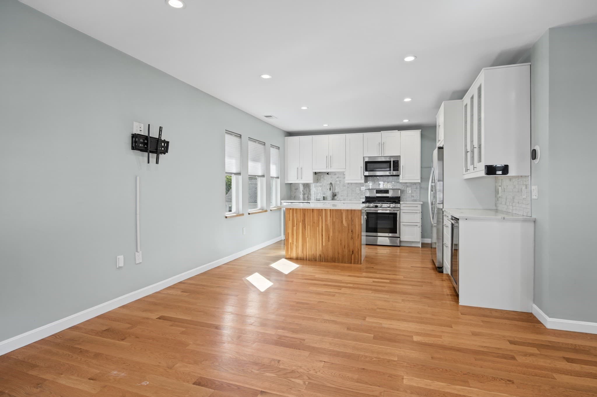 Condominium at 576 Lagrange St # 576, Boston MA 02132, photo 6 of 29