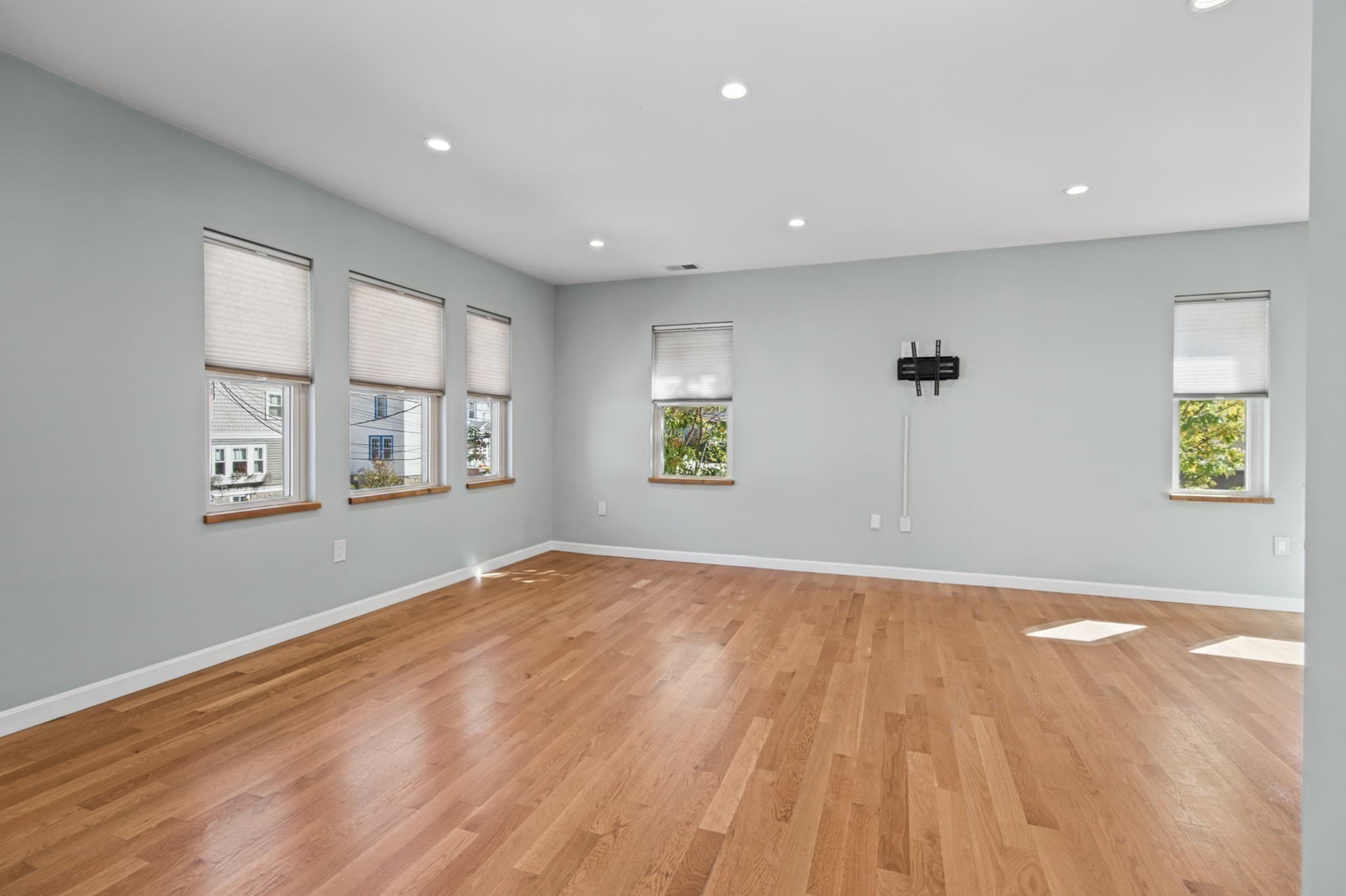 Condominium at 576 Lagrange St # 576, Boston MA 02132, photo 10 of 29