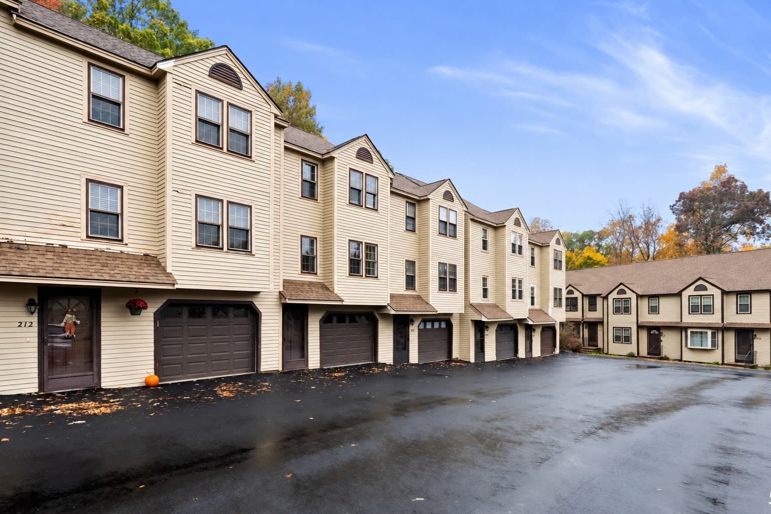 Condominium at 214 Morgan Dr # 214, Haverhill MA 01832, photo 2 of 32