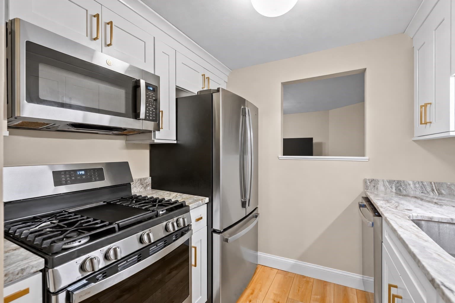 Condominium at 214 Morgan Dr # 214, Haverhill MA 01832, photo 9 of 32