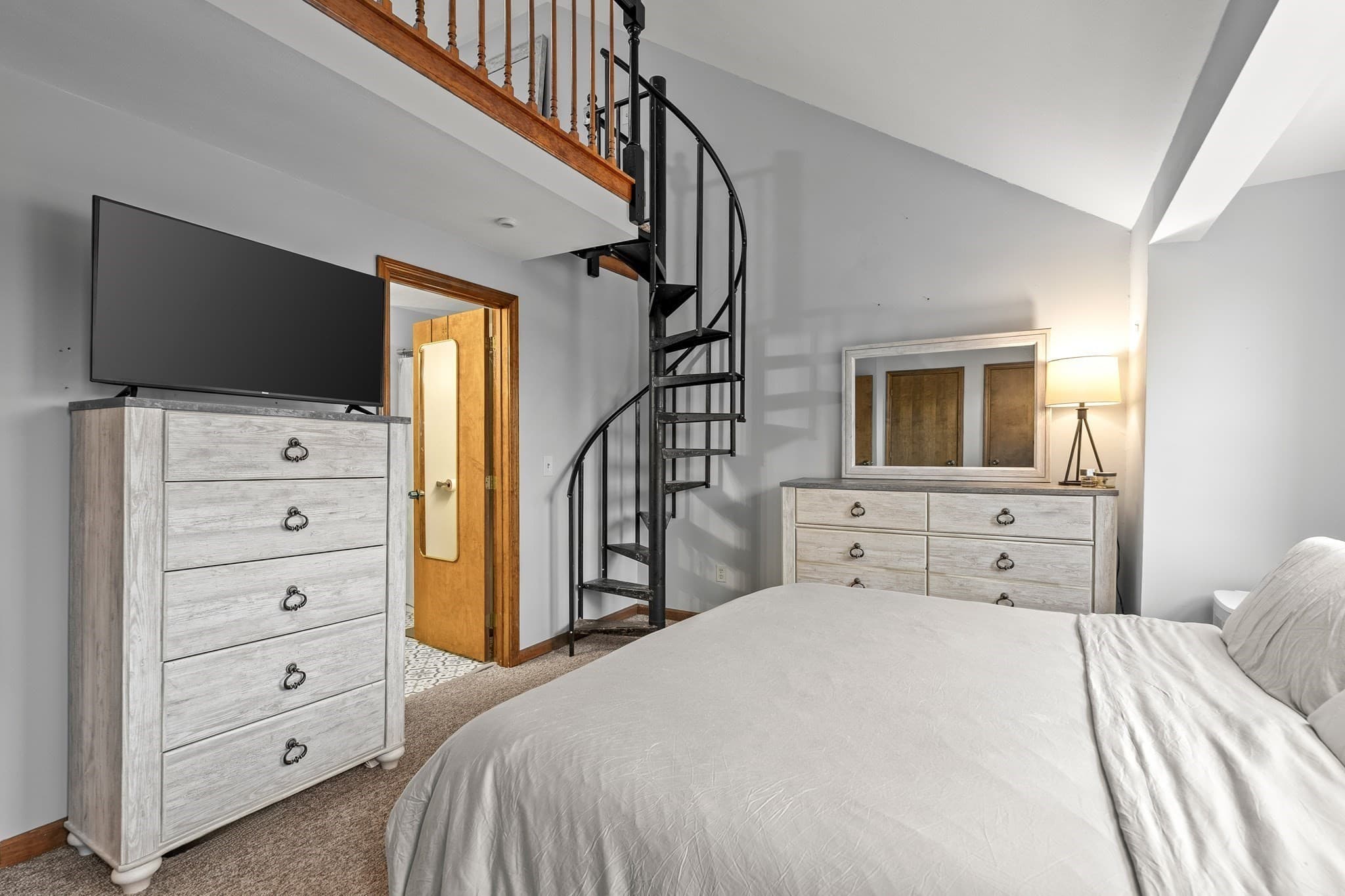 Condominium at 214 Morgan Dr # 214, Haverhill MA 01832, photo 15 of 32