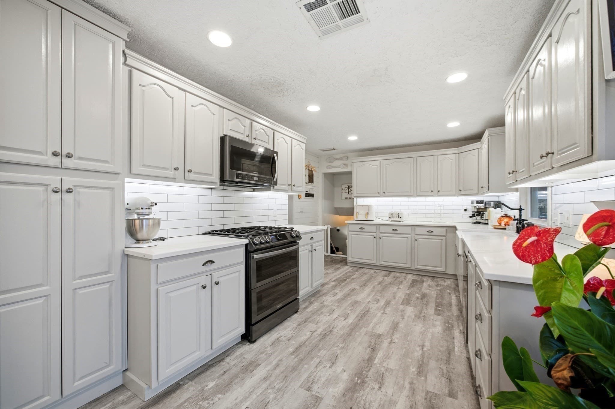 Single Family Residence at 83 Wheatland Ave, Chicopee MA 01020, photo 18 of 41