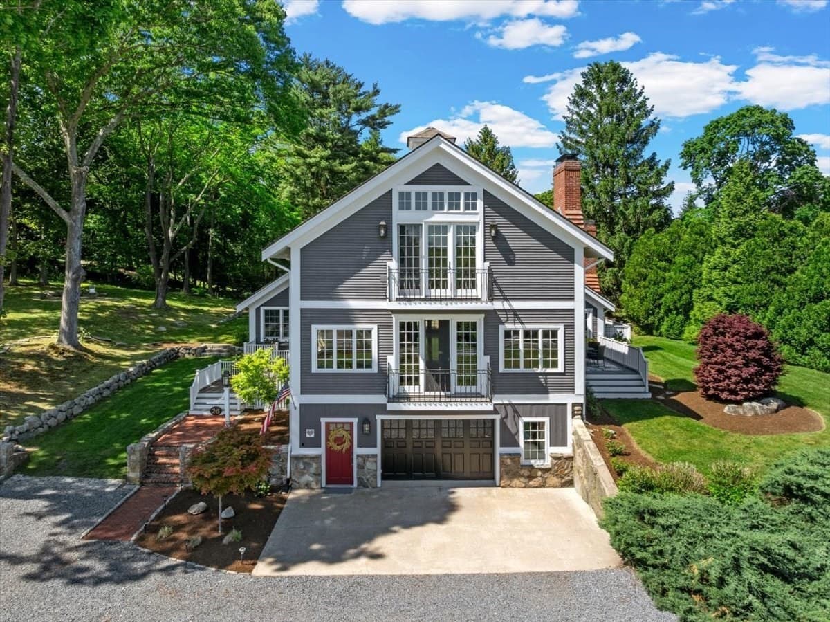 Single Family Residence at 26 Neal Gate St, Scituate MA 02066, photo 5 of 42