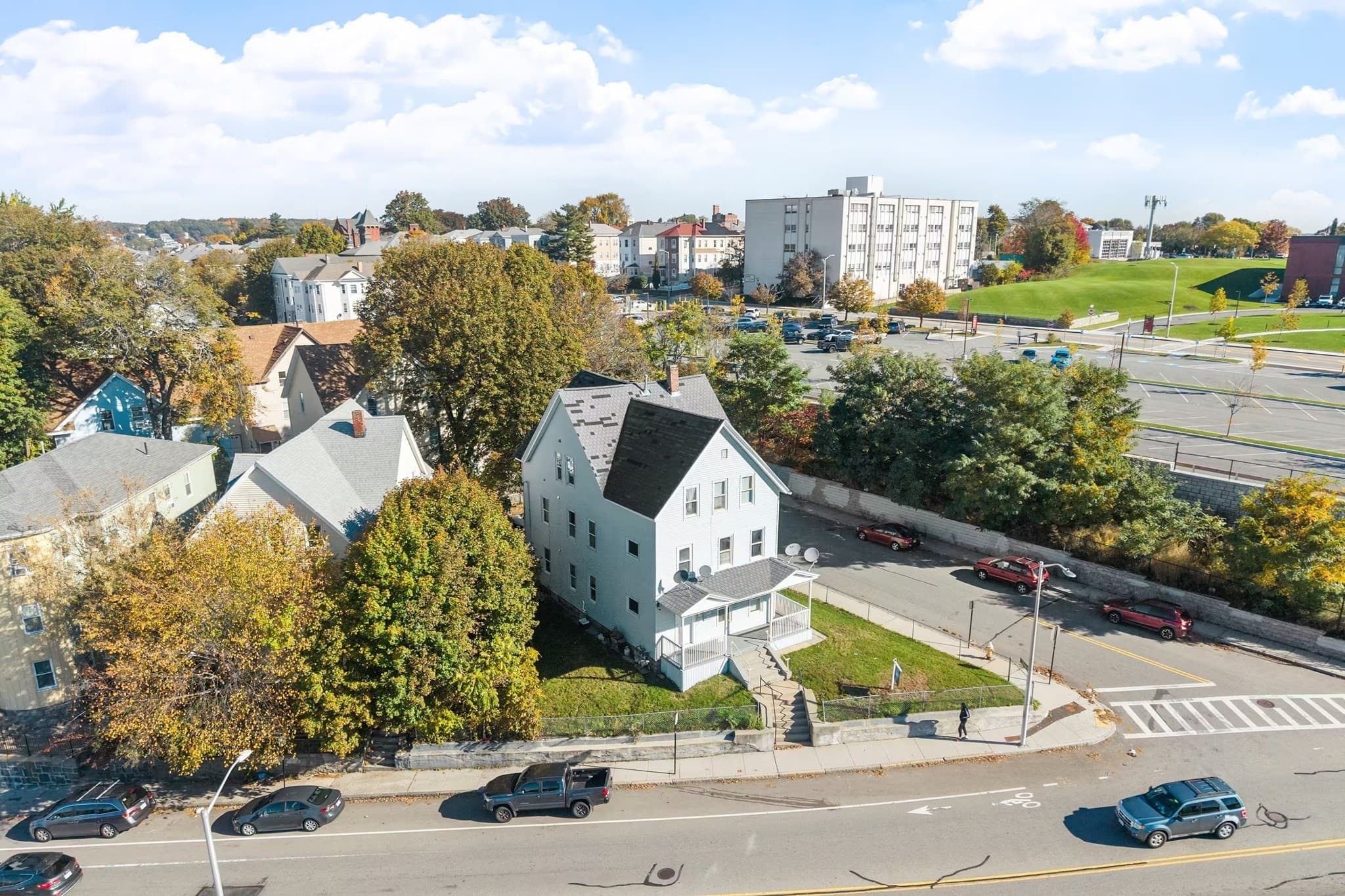17 Winthrop St, Worcester MA 01604