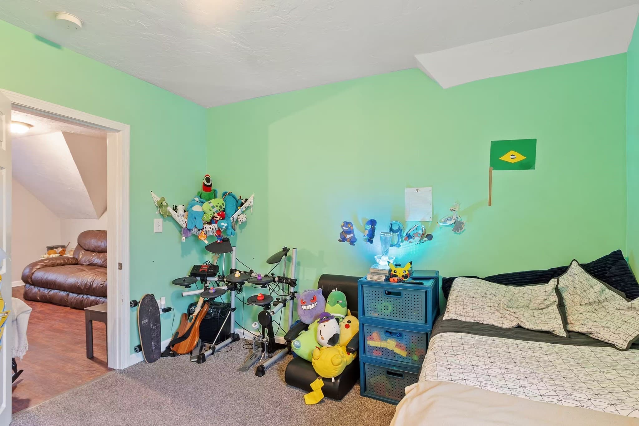 3 Family at 17 Winthrop St, Worcester MA 01604, photo 19 of 40