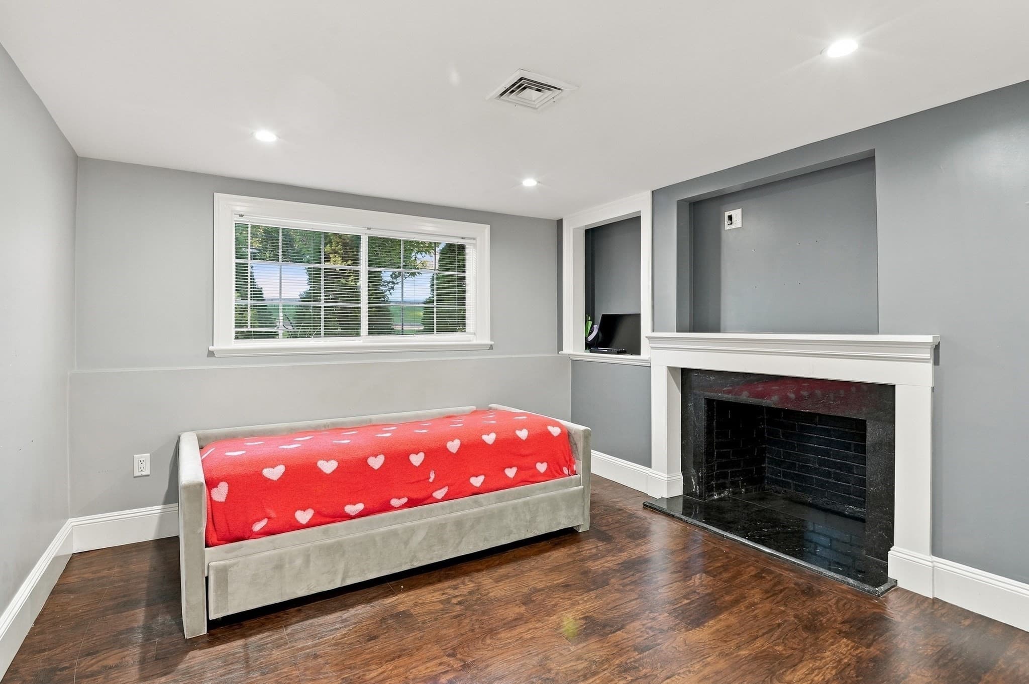 Single Family Residence at 159 Mishawum Road, Woburn MA 01801, photo 16 of 26