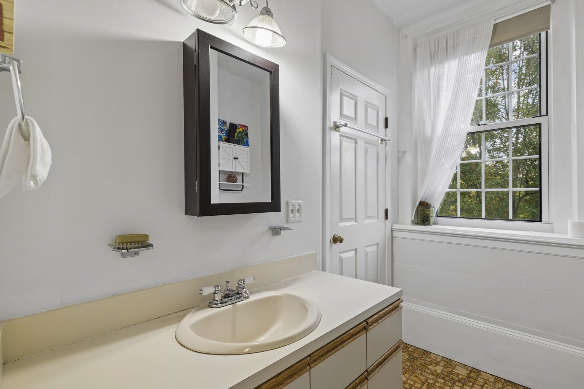 Condominium at 104 Hartford Ave E # 1, Uxbridge MA 01569, photo 17 of 23