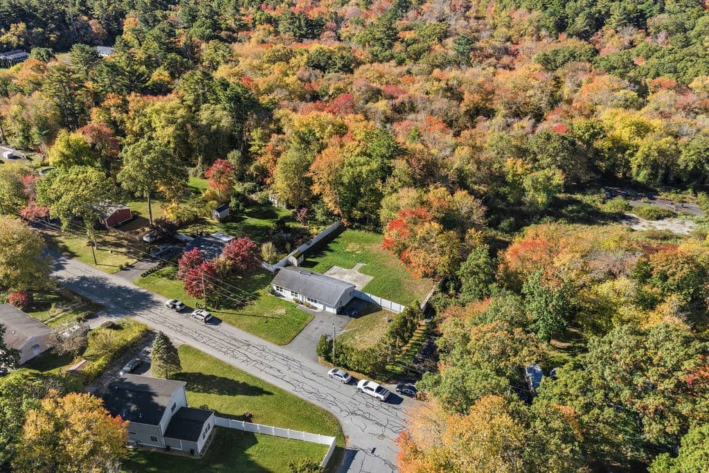 Single Family Residence at 36 Meadowood Dr, Dartmouth MA 02748, photo 11 of 42