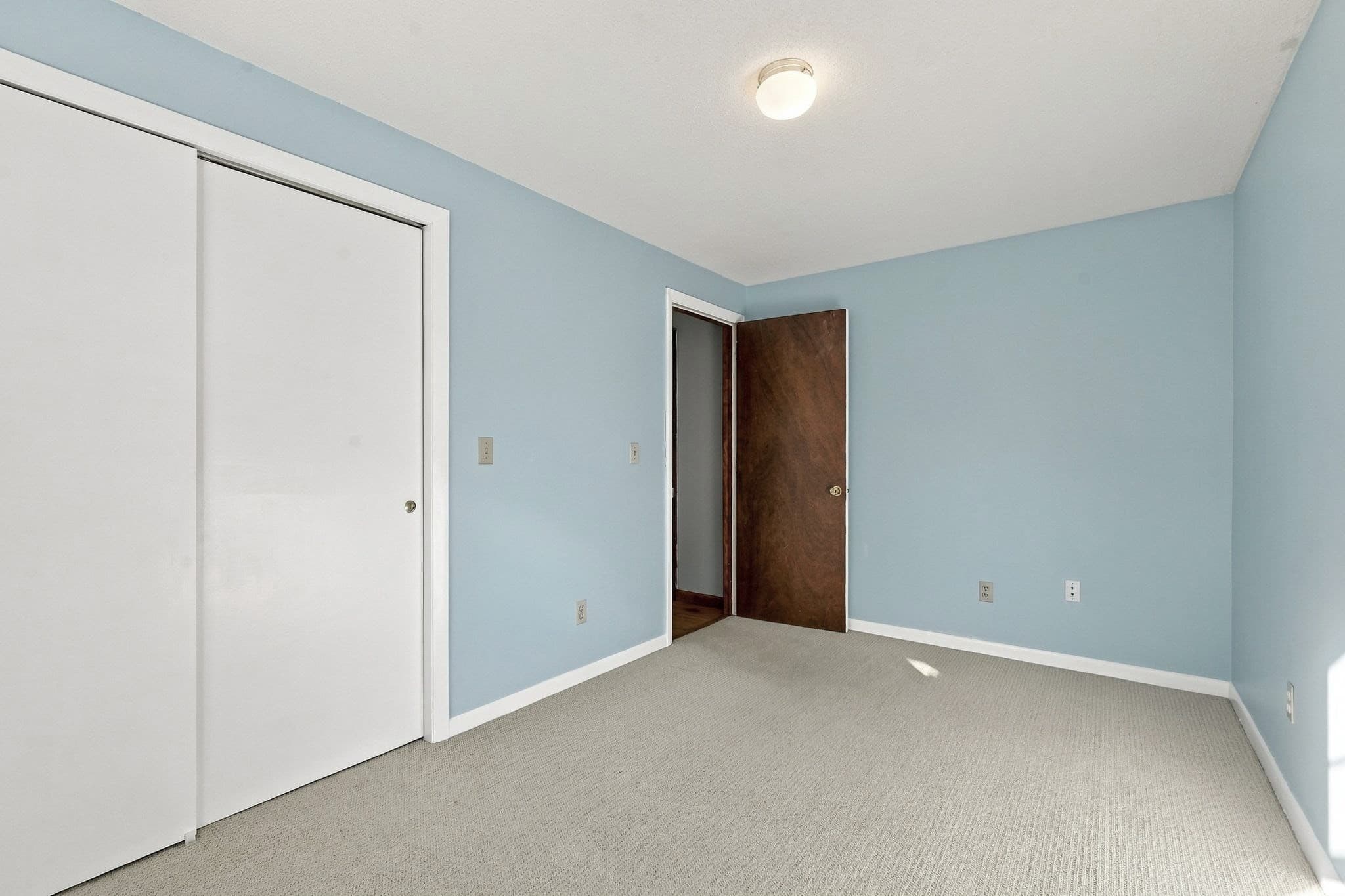 Single Family Residence at 17 Highland Ave., Easthampton MA 01027, photo 17 of 33