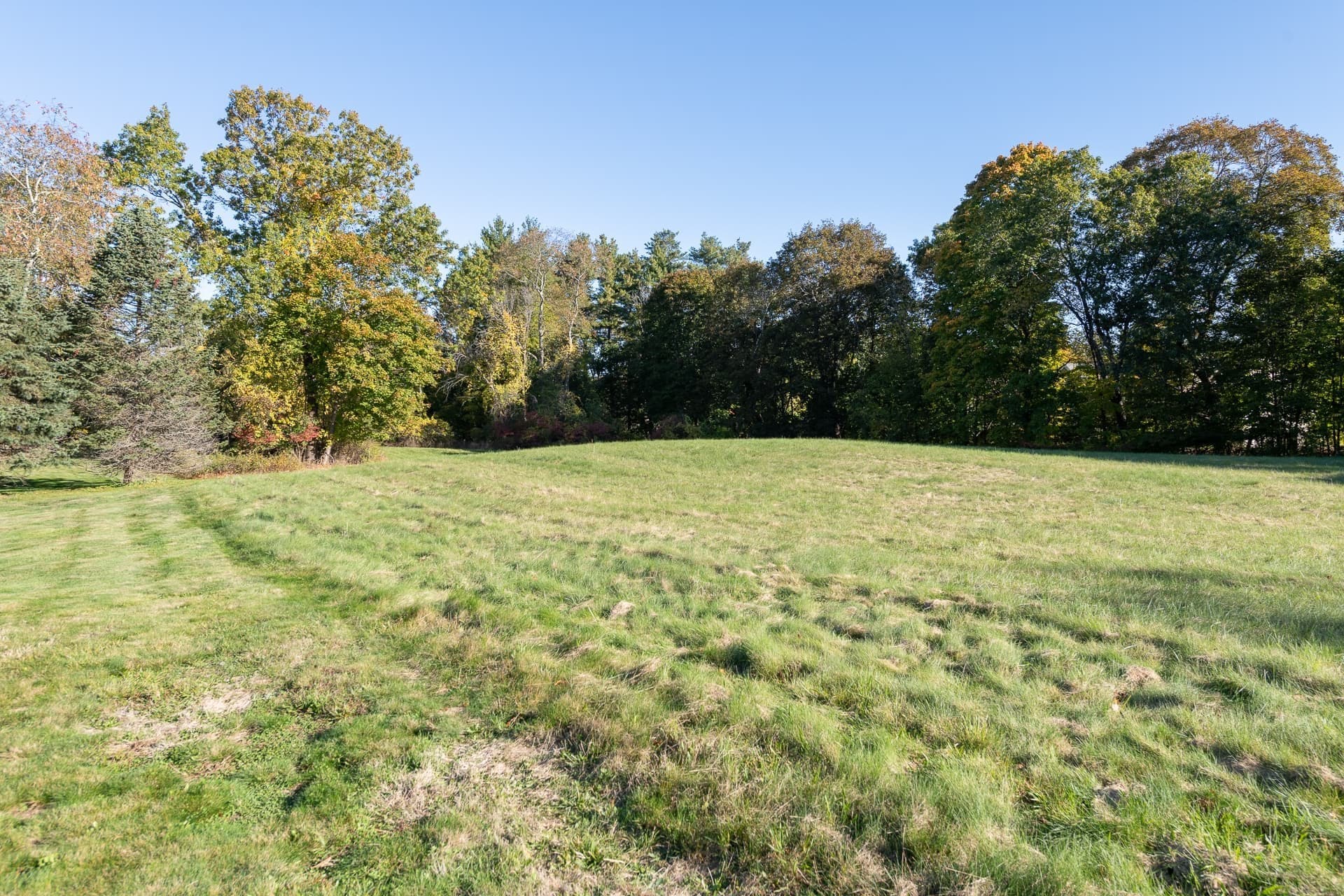 Residential at 819 Boston Post Road, Weston MA 02493, photo 6 of 11