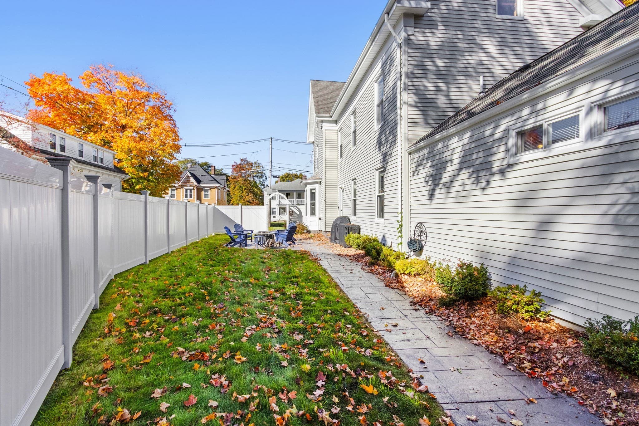 Multi Family at 104 Union St, Franklin MA 02038, photo 41 of 42