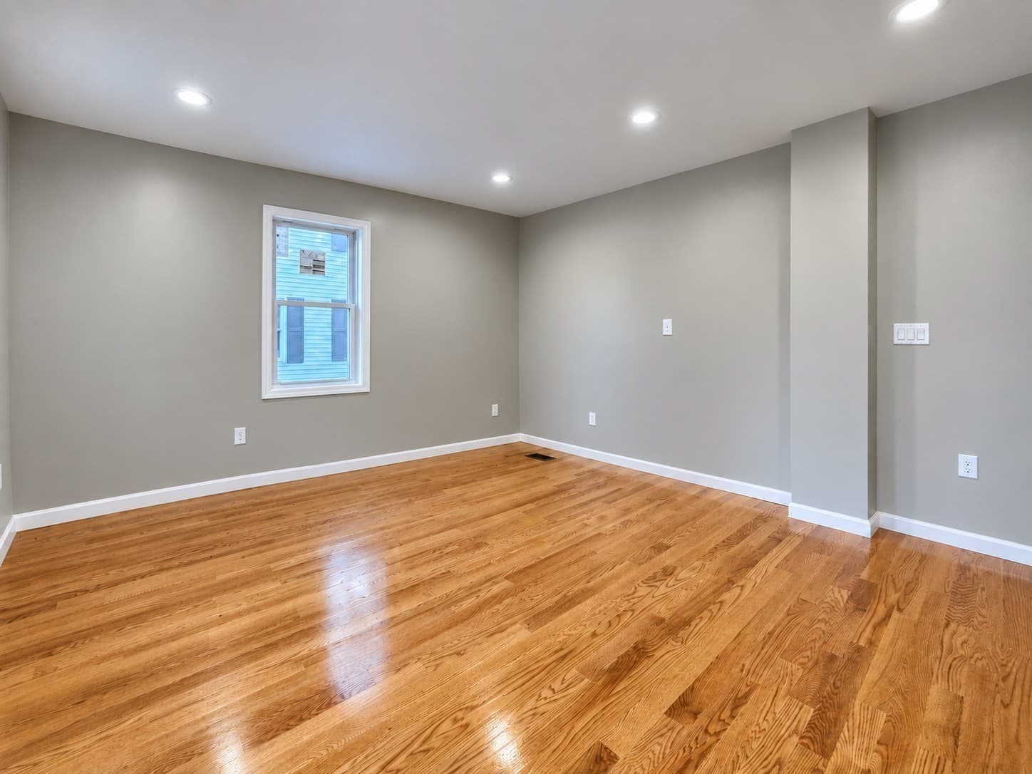 Single Family Residence at 365 Nahatan St, Norwood MA 02062, photo 5 of 41
