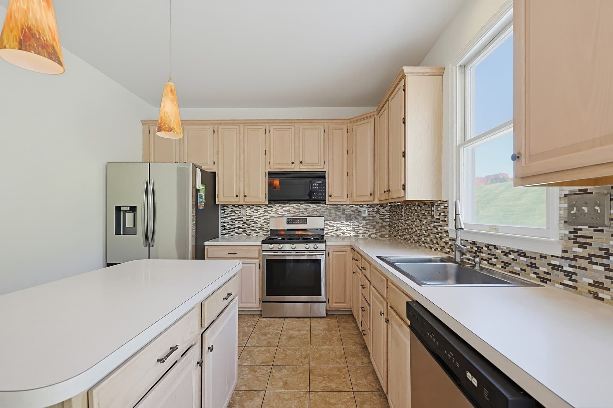Single Family Residence at 93 Robert Road, Marlborough MA 01752, photo 8 of 42