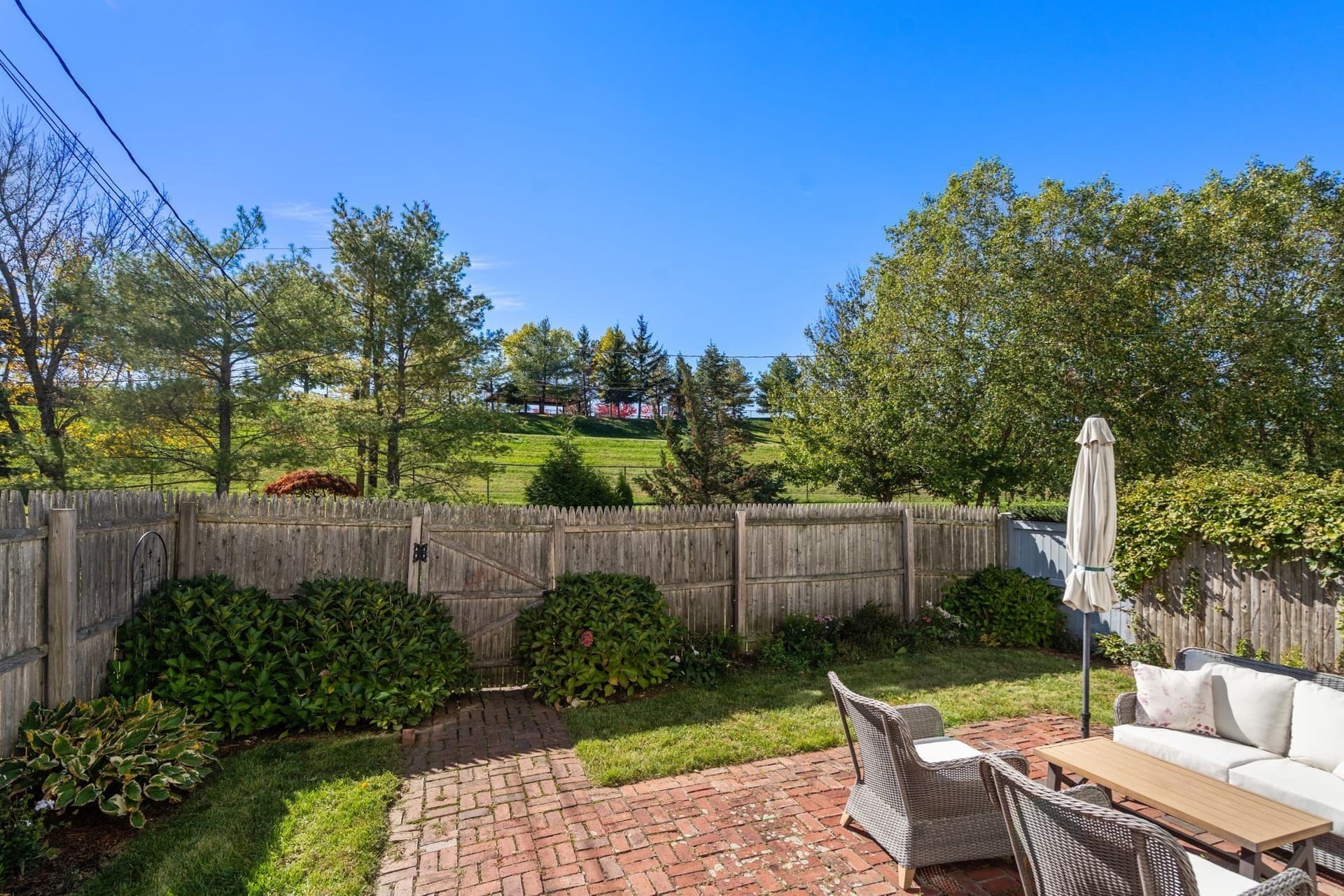 Attached (Townhouse/Rowhouse/Duplex) at 60 Hammond Pond Parkway # 60, Brookline MA 02467, photo 21 of 23