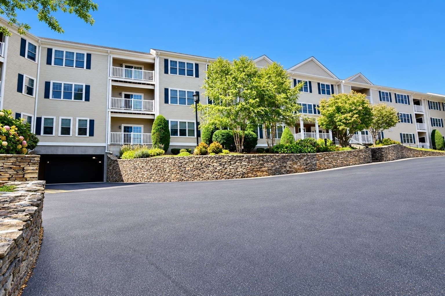 1 Lenox Street # 209, Norwood MA 02062