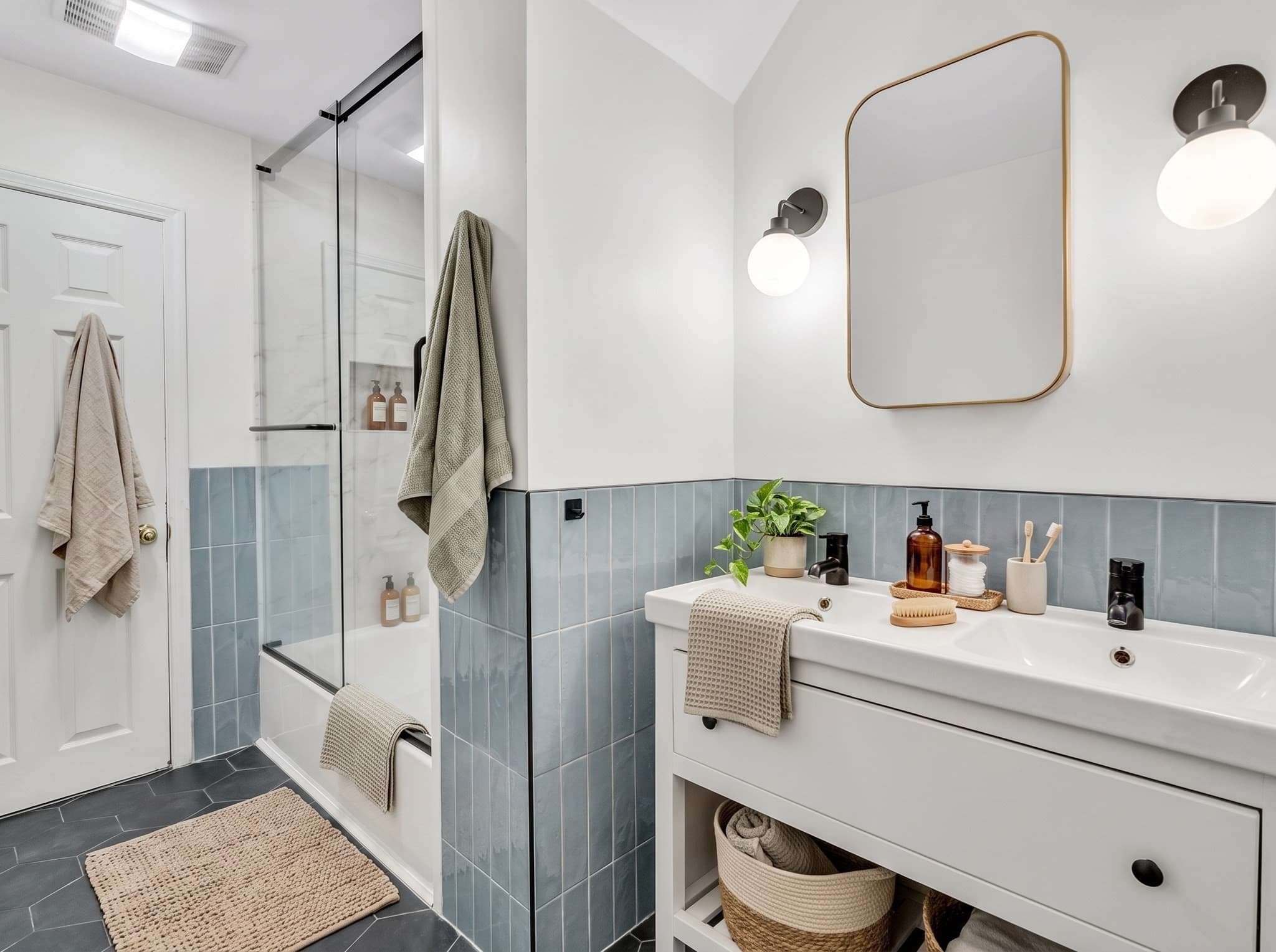 Condominium at 222 Washington St. # 3, Brookline MA 02445, photo 7 of 42