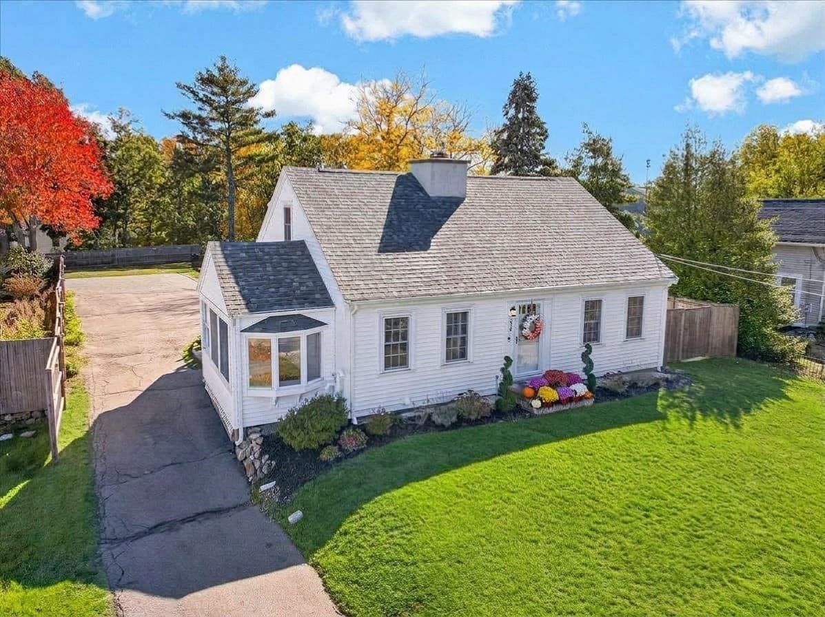 Single Family Residence at 238 Liberty St, Braintree MA 02184, photo 3 of 41