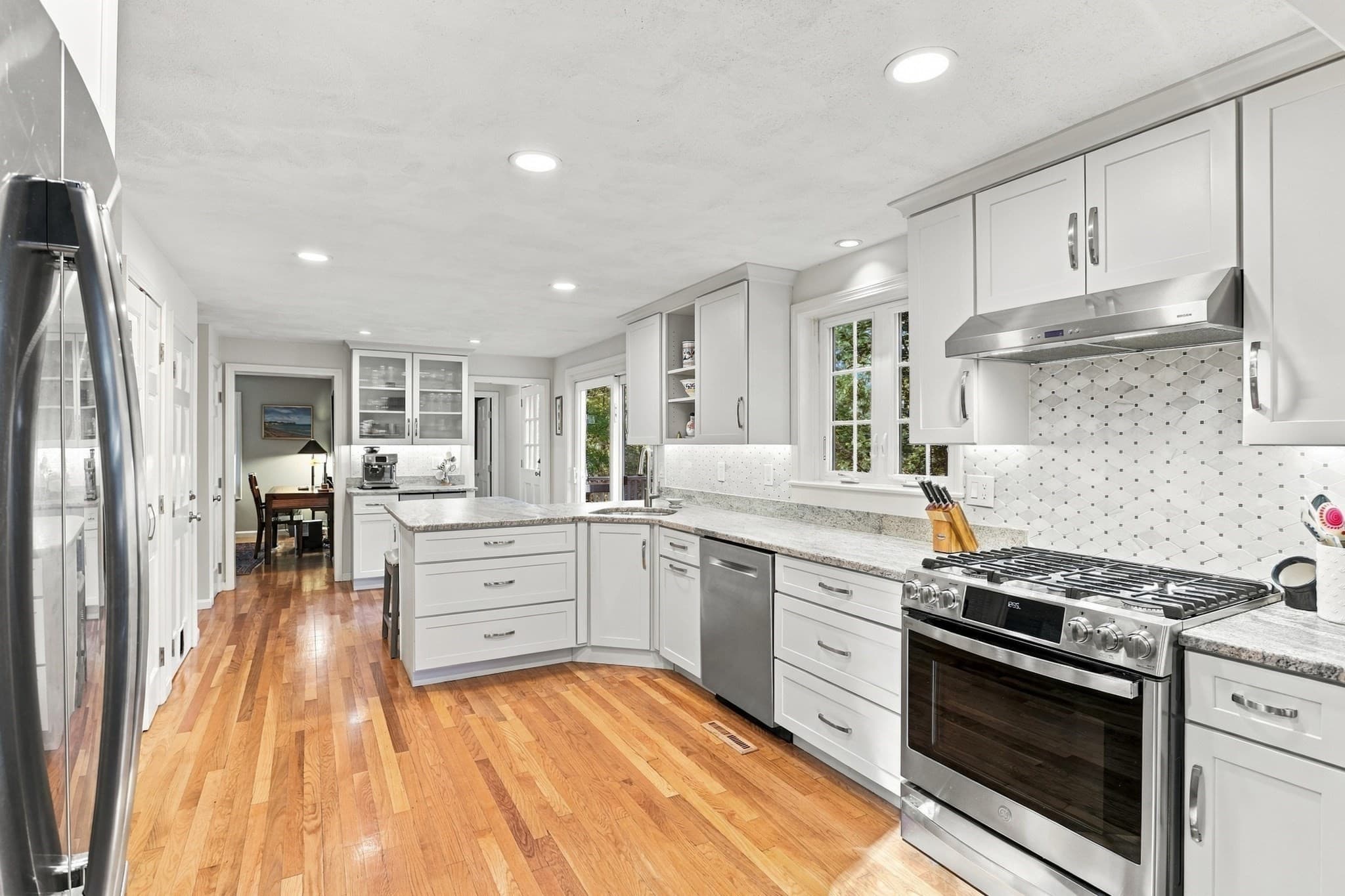 Single Family Residence at 2 Canter Circle, Westford MA 01886, photo 9 of 42