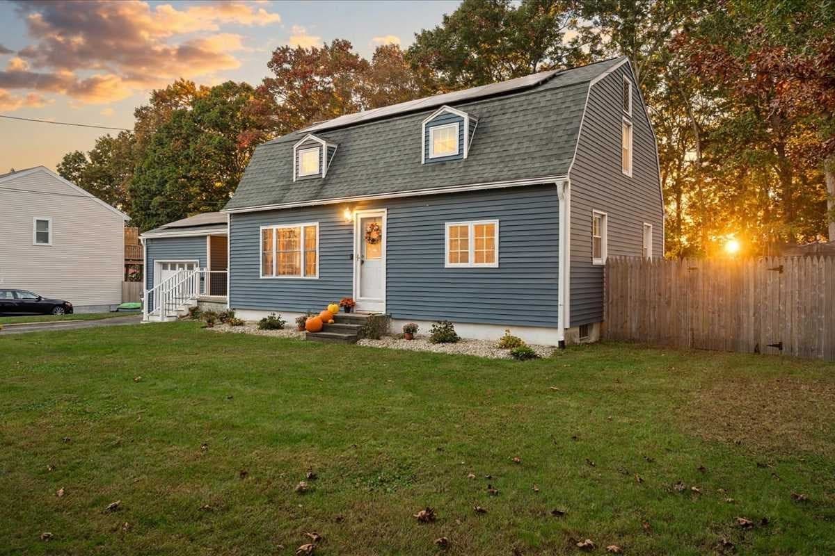 56 Locust St, Oxford MA 01540