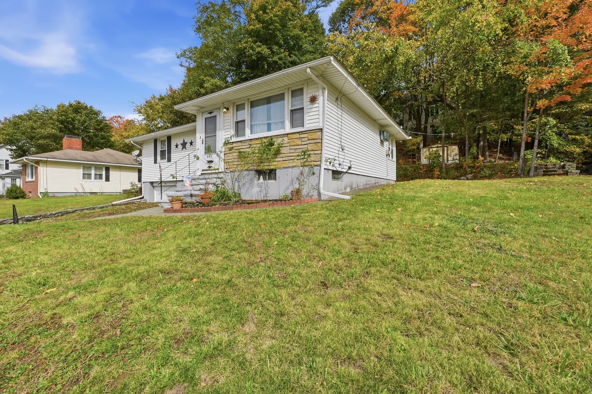 Single Family Residence at 605 Chandler St, Worcester MA 01602, photo 35 of 39