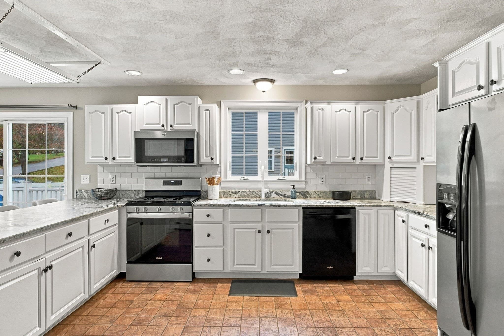 Single Family Residence at 14 South Hampton Rd, Amesbury MA 01913, photo 13 of 42