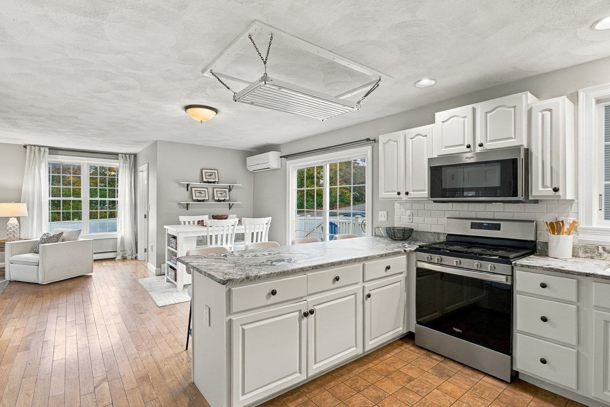 Single Family Residence at 14 South Hampton Rd, Amesbury MA 01913, photo 12 of 42