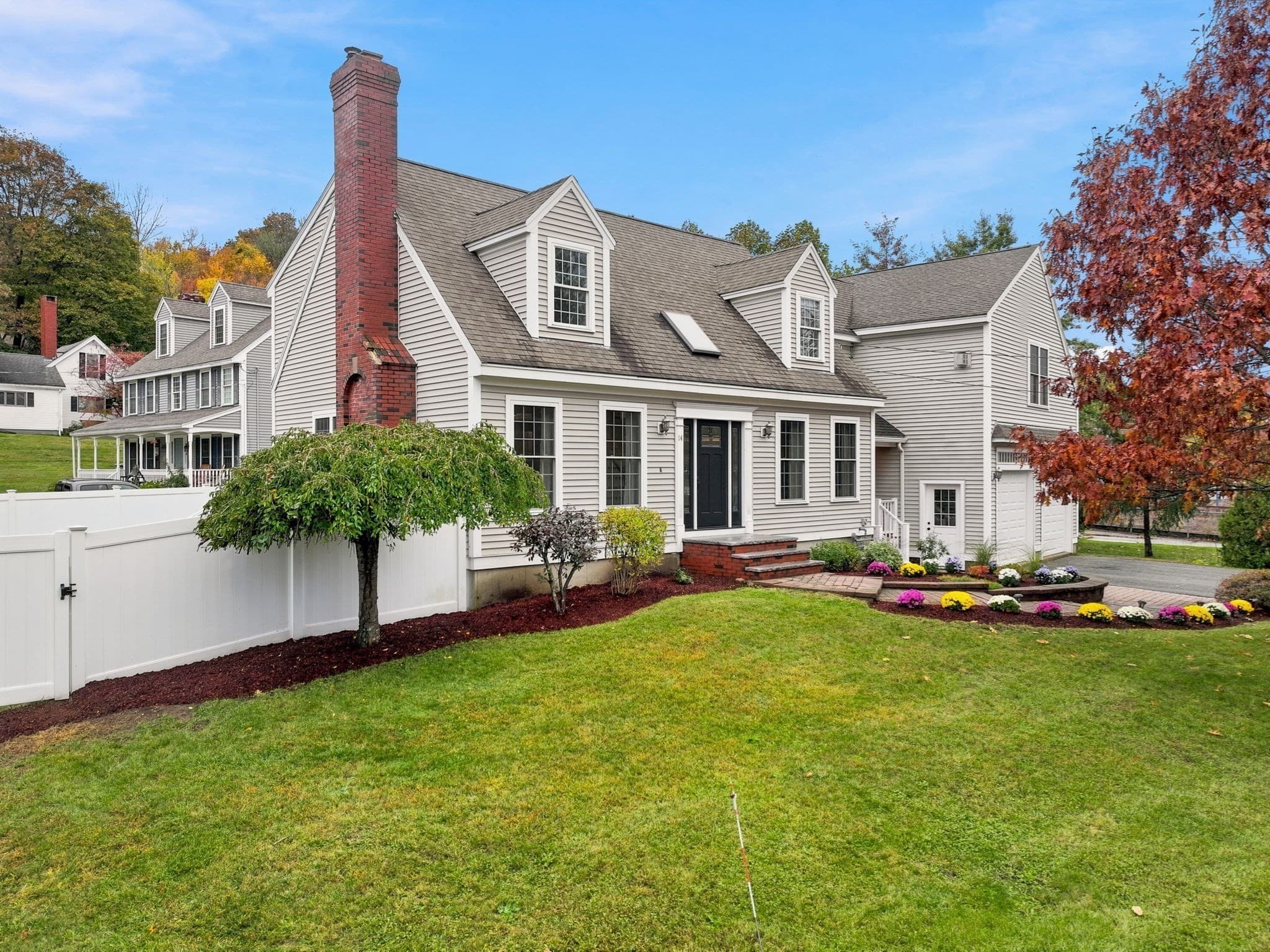 Single Family Residence at 14 South Hampton Rd, Amesbury MA 01913, photo 3 of 42