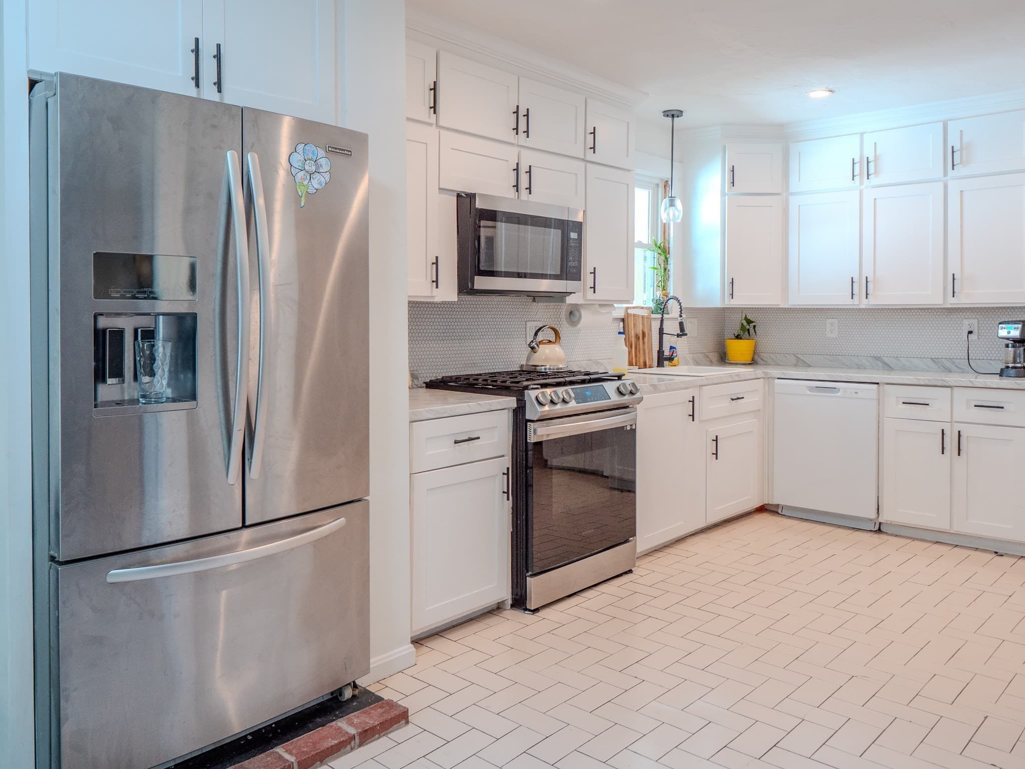 Multi Family at 16 Morningside Rd, Worcester MA 01602, photo 13 of 41