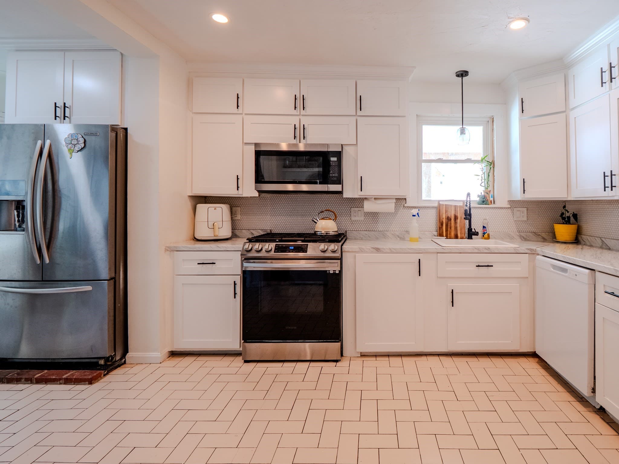 Multi Family at 16 Morningside Rd, Worcester MA 01602, photo 14 of 41