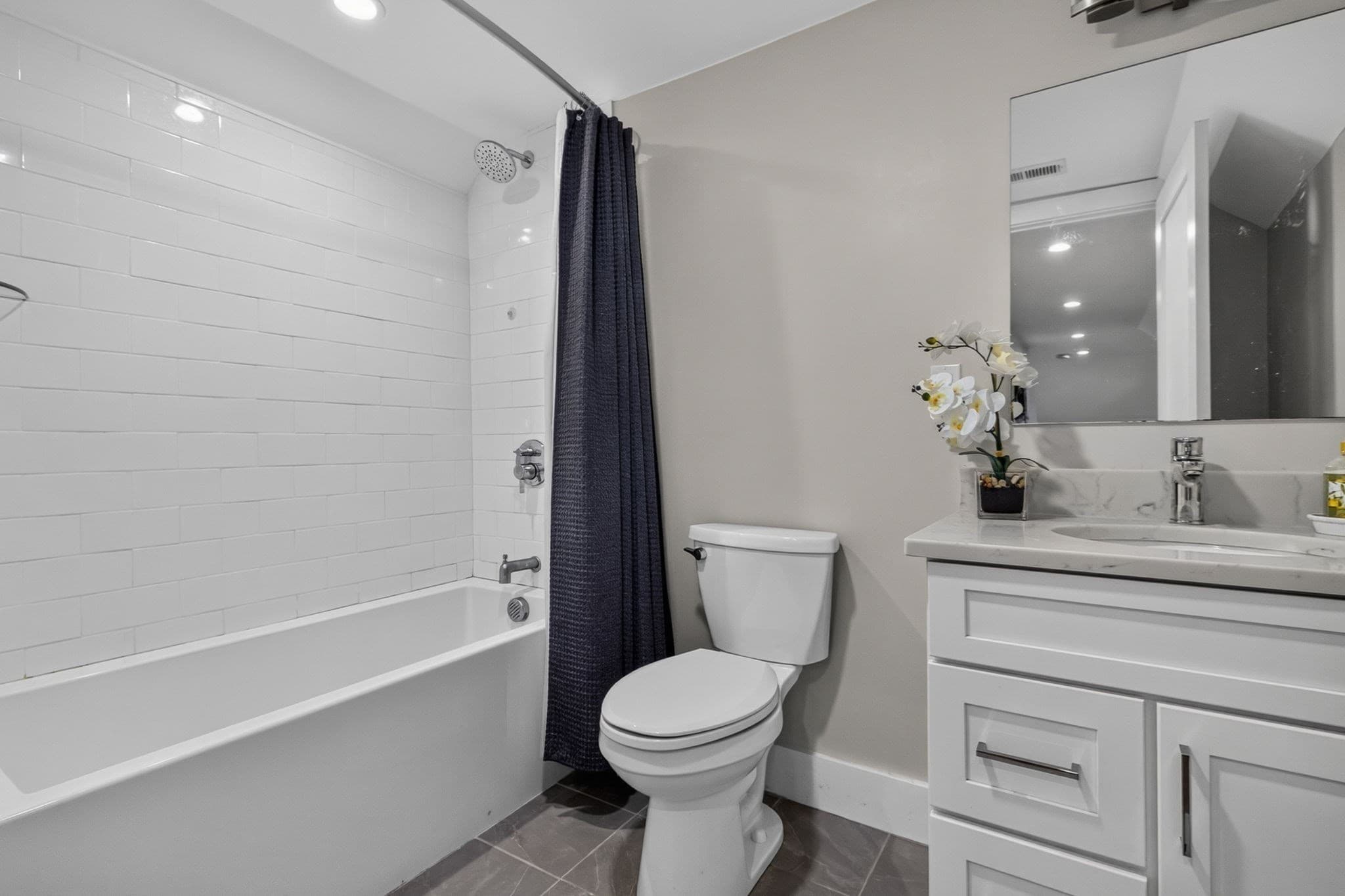 Condominium at 611 Centre St # 1, Newton MA 02458, photo 34 of 42