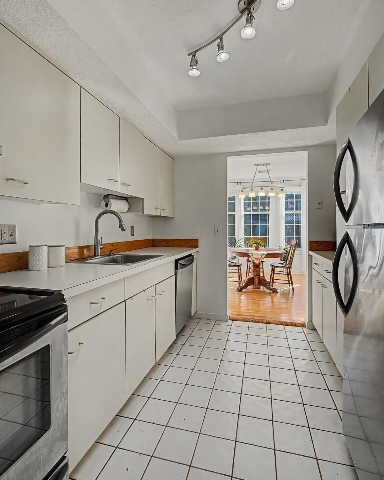 Condominium at 65 Amity Pl # 65, Amherst MA 01002, photo 7 of 38