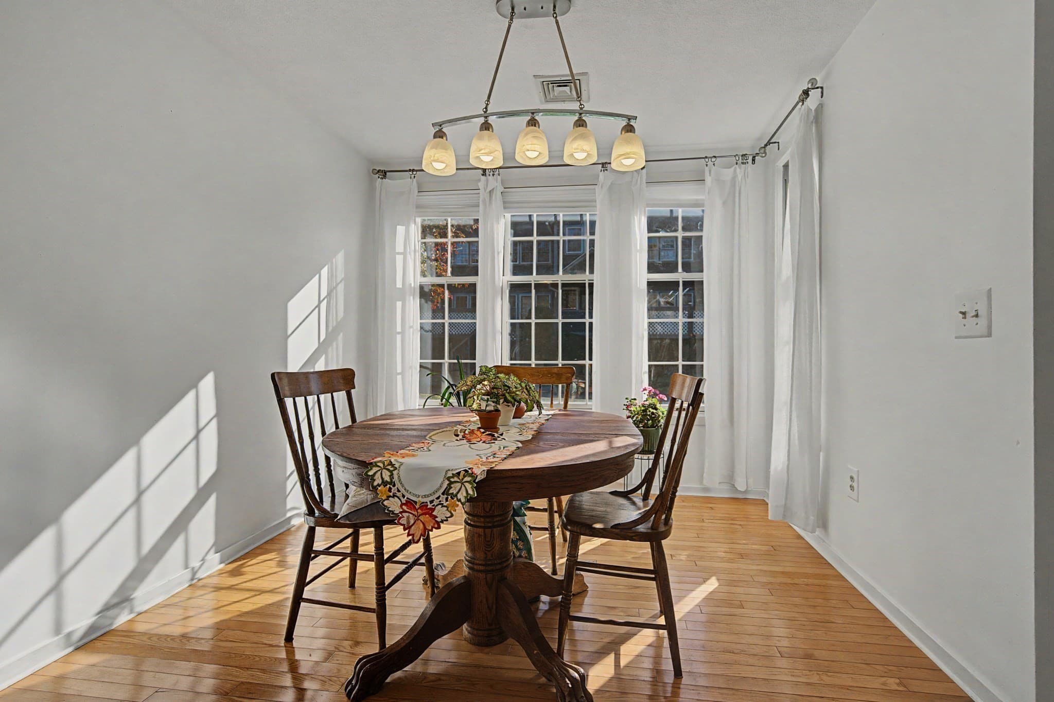 Condominium at 65 Amity Pl # 65, Amherst MA 01002, photo 5 of 38