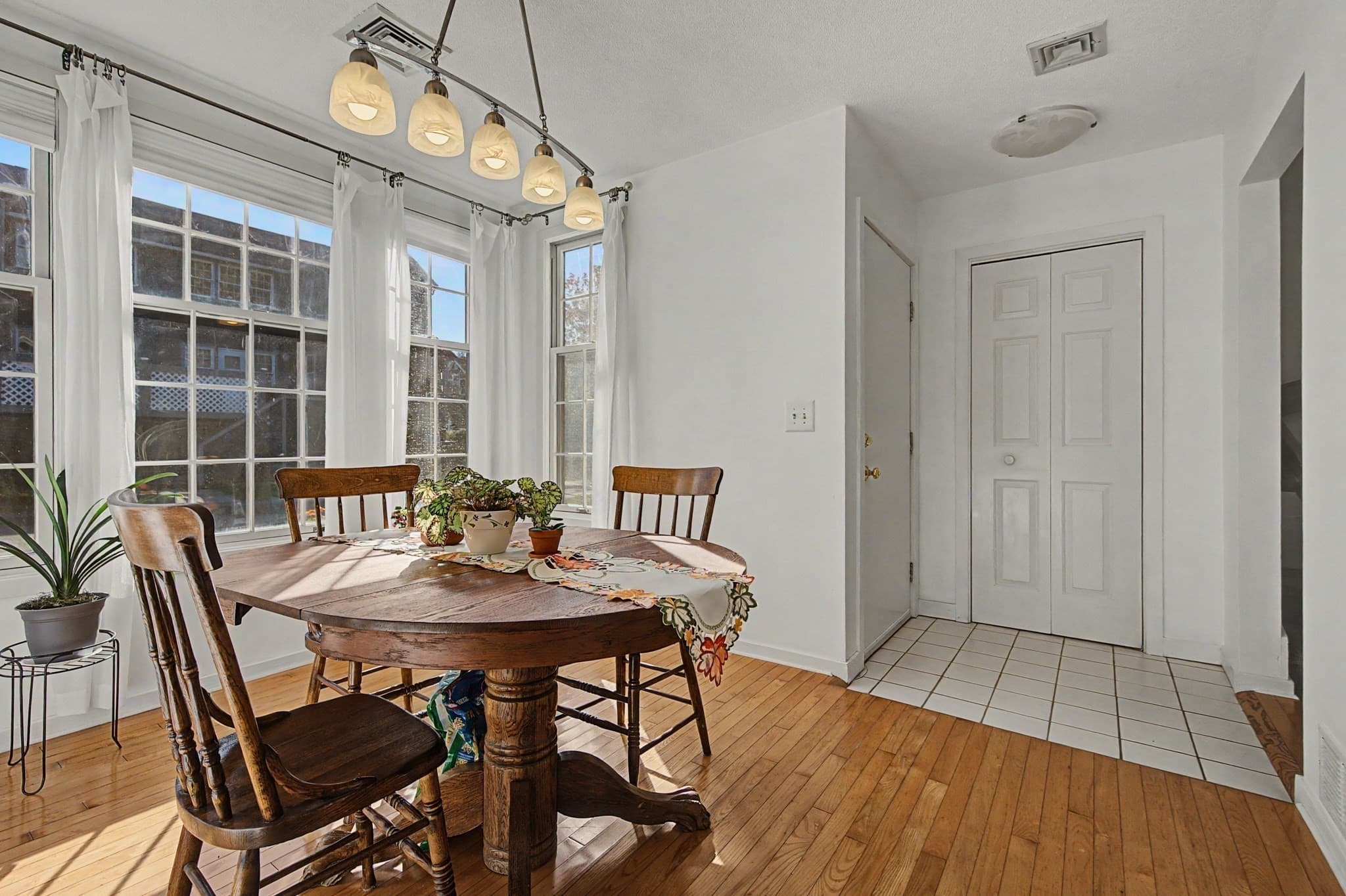 Condominium at 65 Amity Pl # 65, Amherst MA 01002, photo 4 of 38