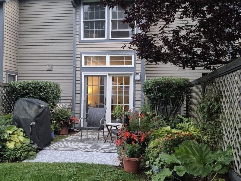 Condominium at 65 Amity Pl # 65, Amherst MA 01002, photo 25 of 38