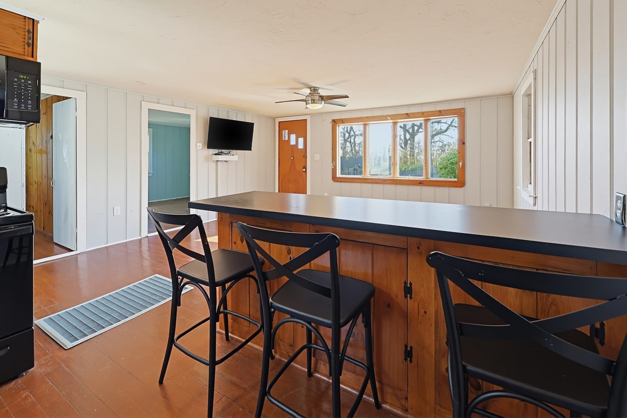 Single Family Residence at 29 Janet St, Plymouth MA 02360, photo 14 of 39