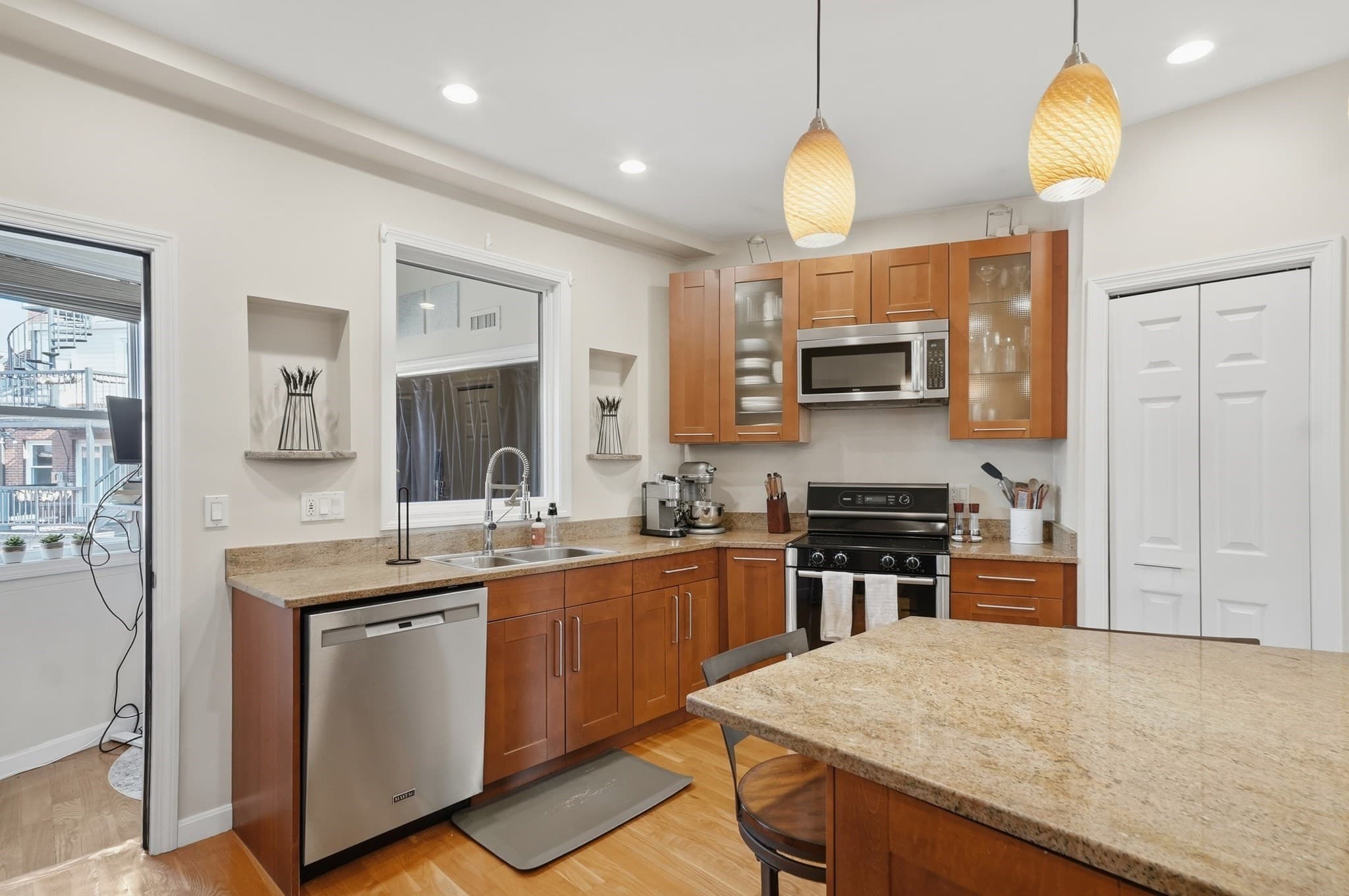 Condominium at 22 Park Street # 3, Boston MA 02129, photo 4 of 17