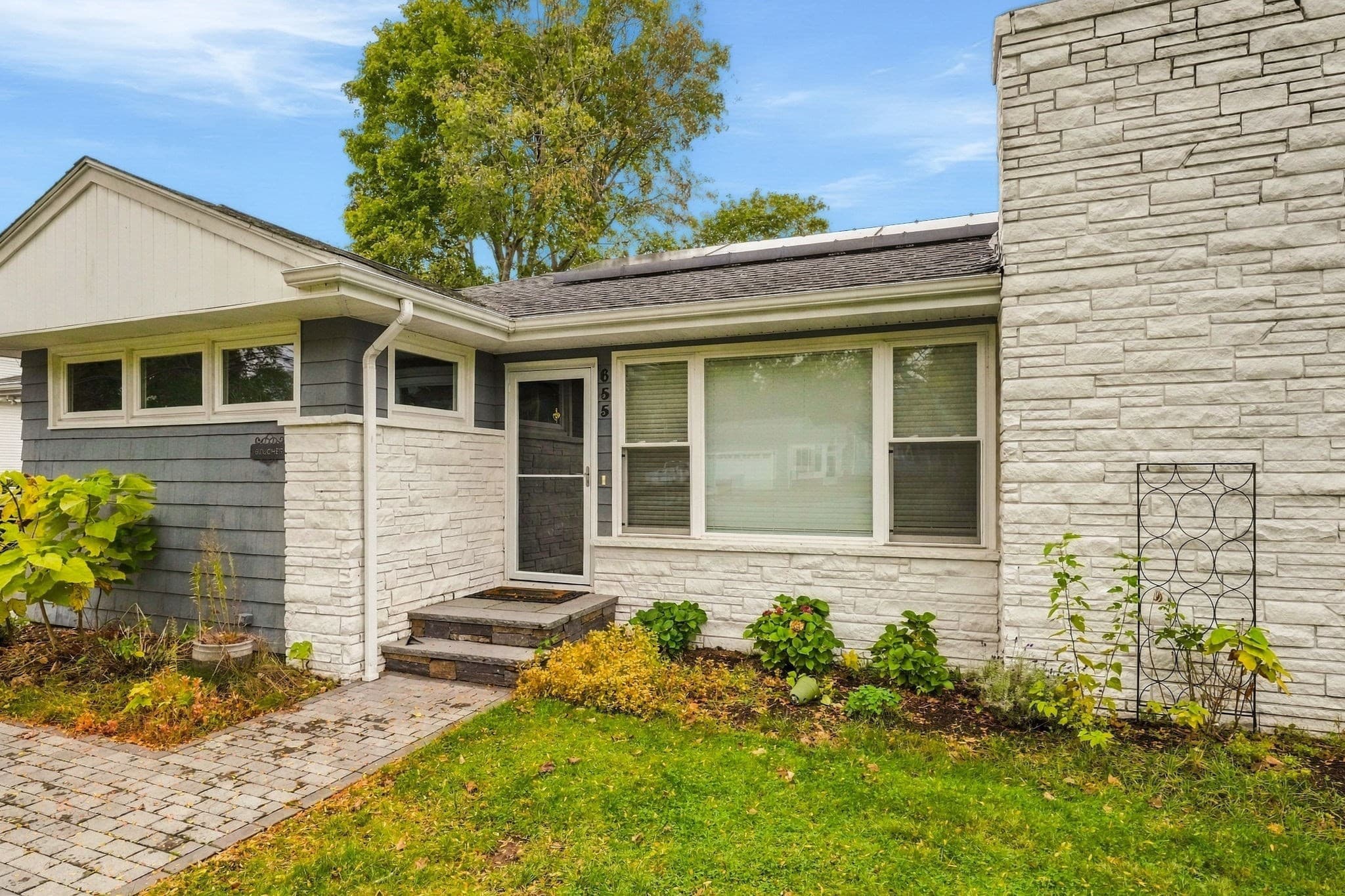 2 Family - 2 Units Side by Side at 655 Gardners Neck Rd, Swansea MA 02777, photo 8 of 42