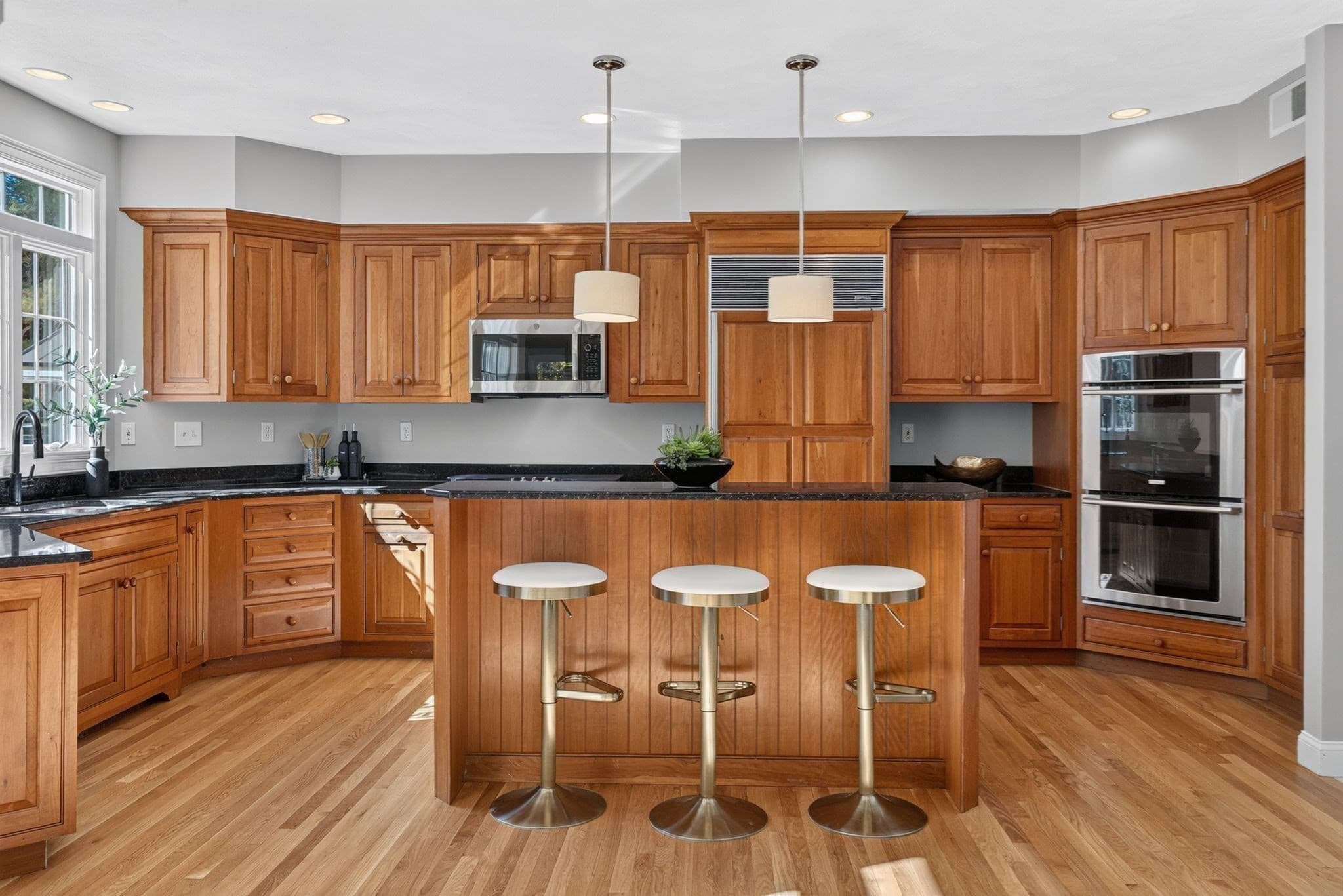 Single Family Residence at 18 Morningside Dr, Topsfield MA 01983, photo 9 of 42