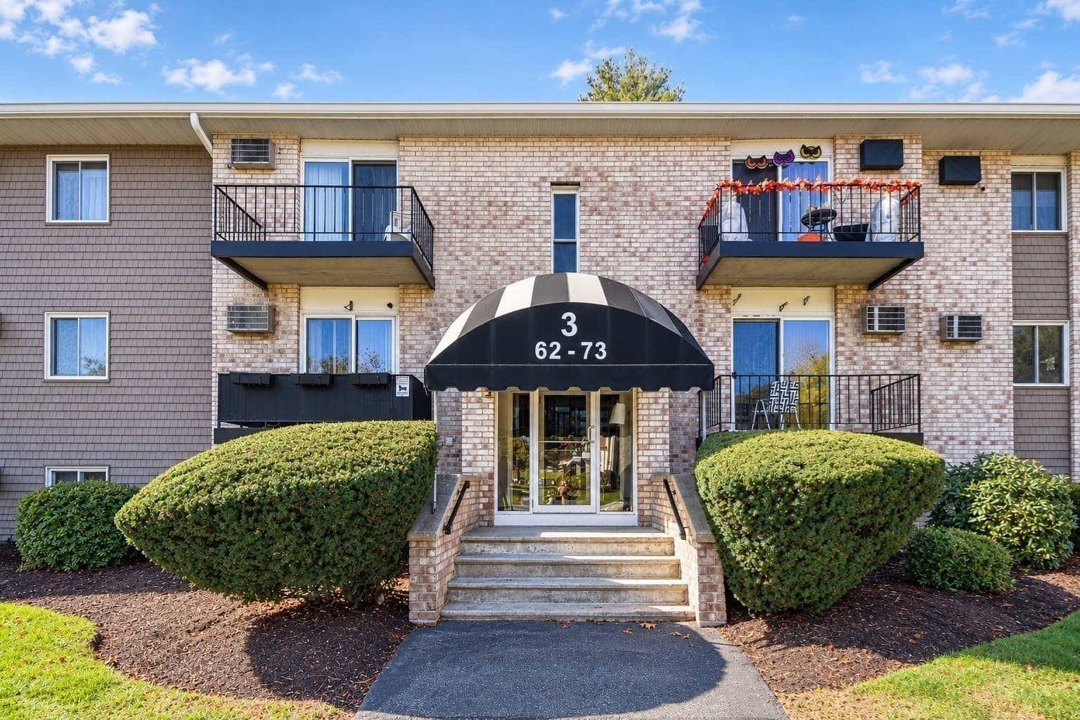 Condominium at 440 North Ave # 71, Haverhill MA 01830, photo 3 of 35