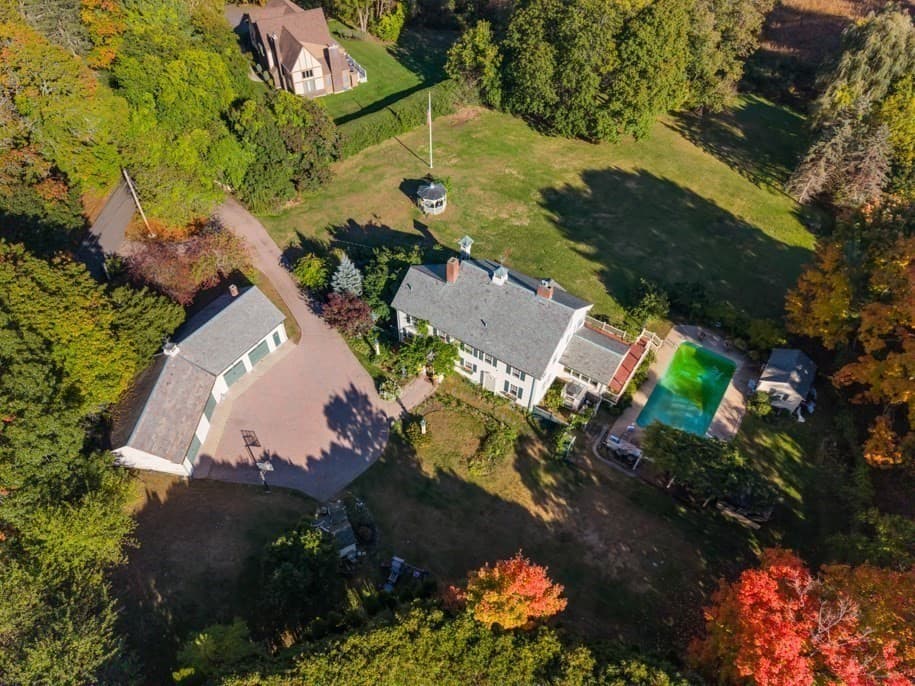 Single Family Residence at 50 Chestnut St, Lynnfield MA 01940, photo 4 of 42