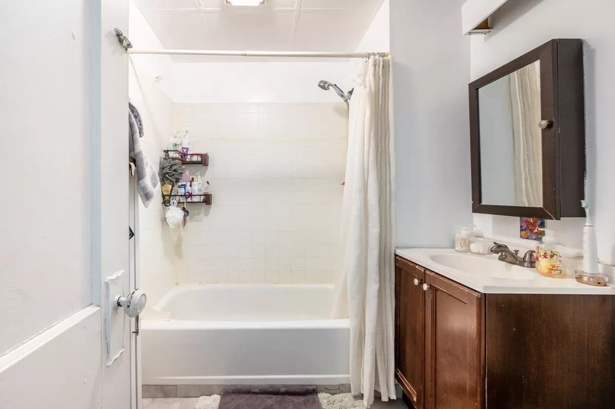 Condominium at 382 Riverway # 2, Boston MA 02115, photo 16 of 24