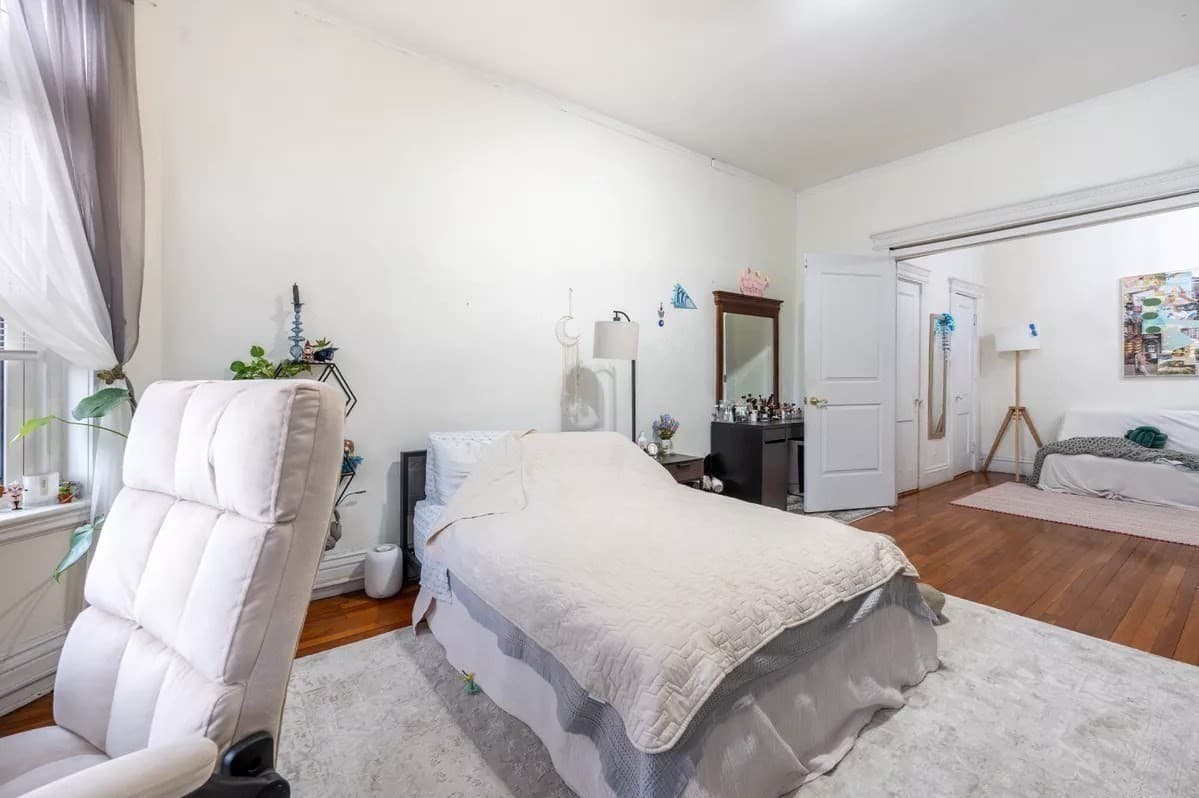 Condominium at 382 Riverway # 2, Boston MA 02115, photo 7 of 24