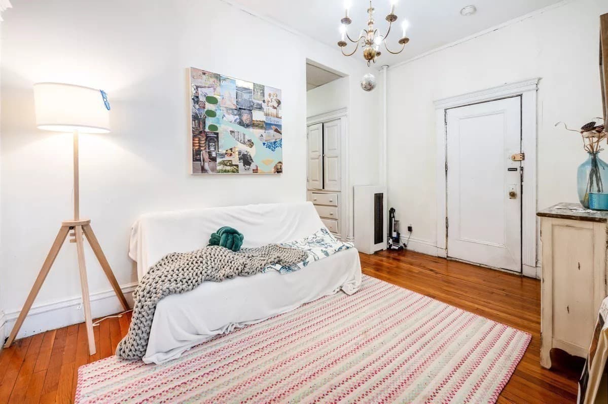 Condominium at 382 Riverway # 2, Boston MA 02115, photo 3 of 24