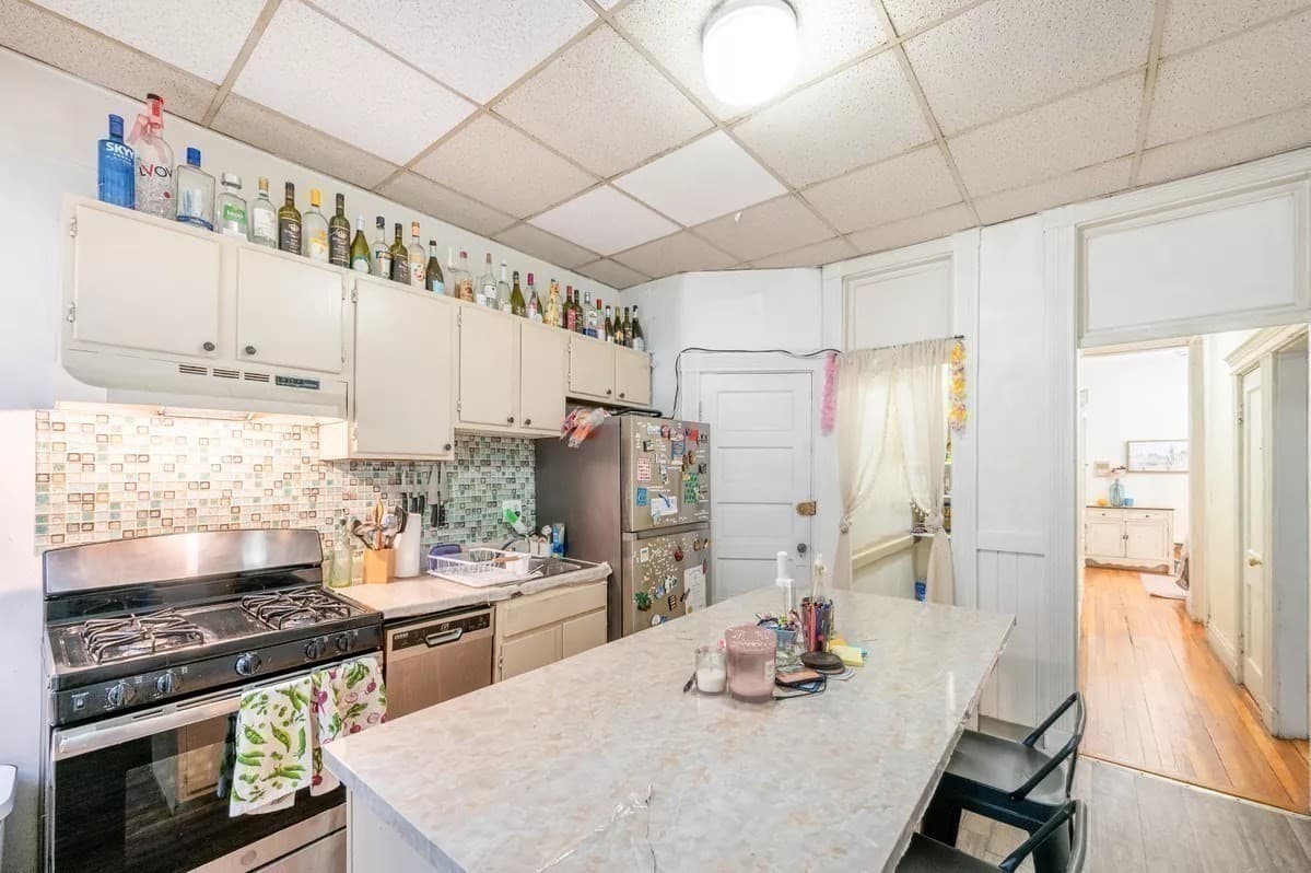 Condominium at 382 Riverway # 2, Boston MA 02115, photo 15 of 24