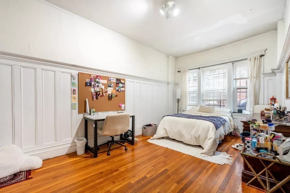 Condominium at 382 Riverway # 2, Boston MA 02115, photo 8 of 24