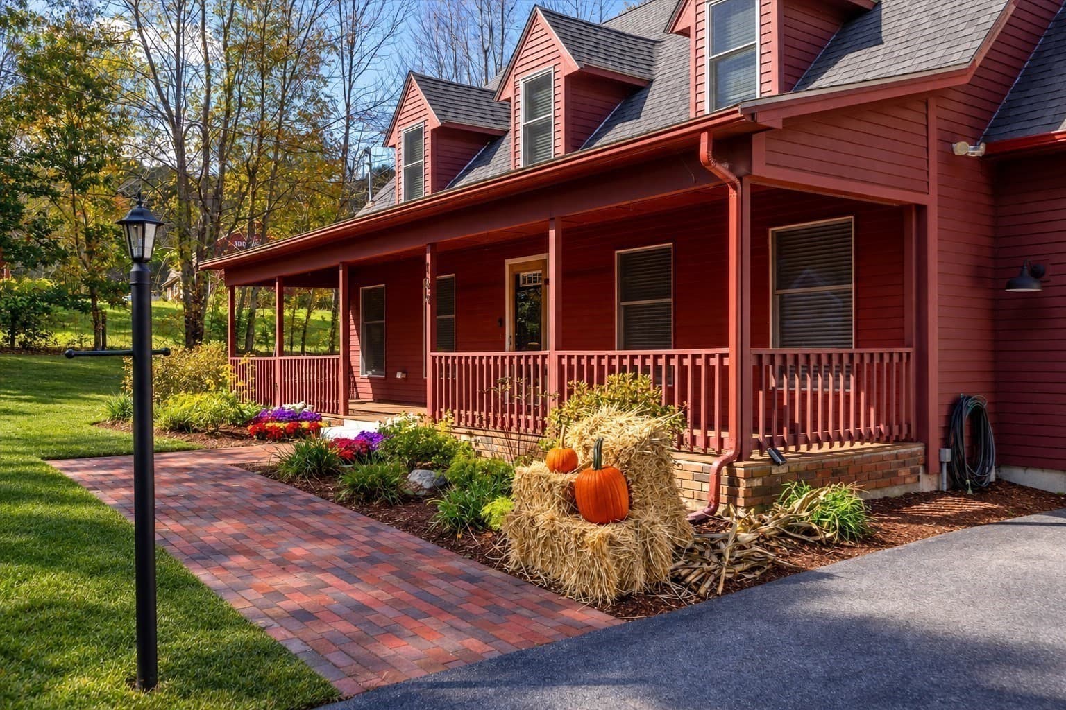 Single Family Residence at 164 Baldwin Street, Leicester MA 01524, photo 2 of 42
