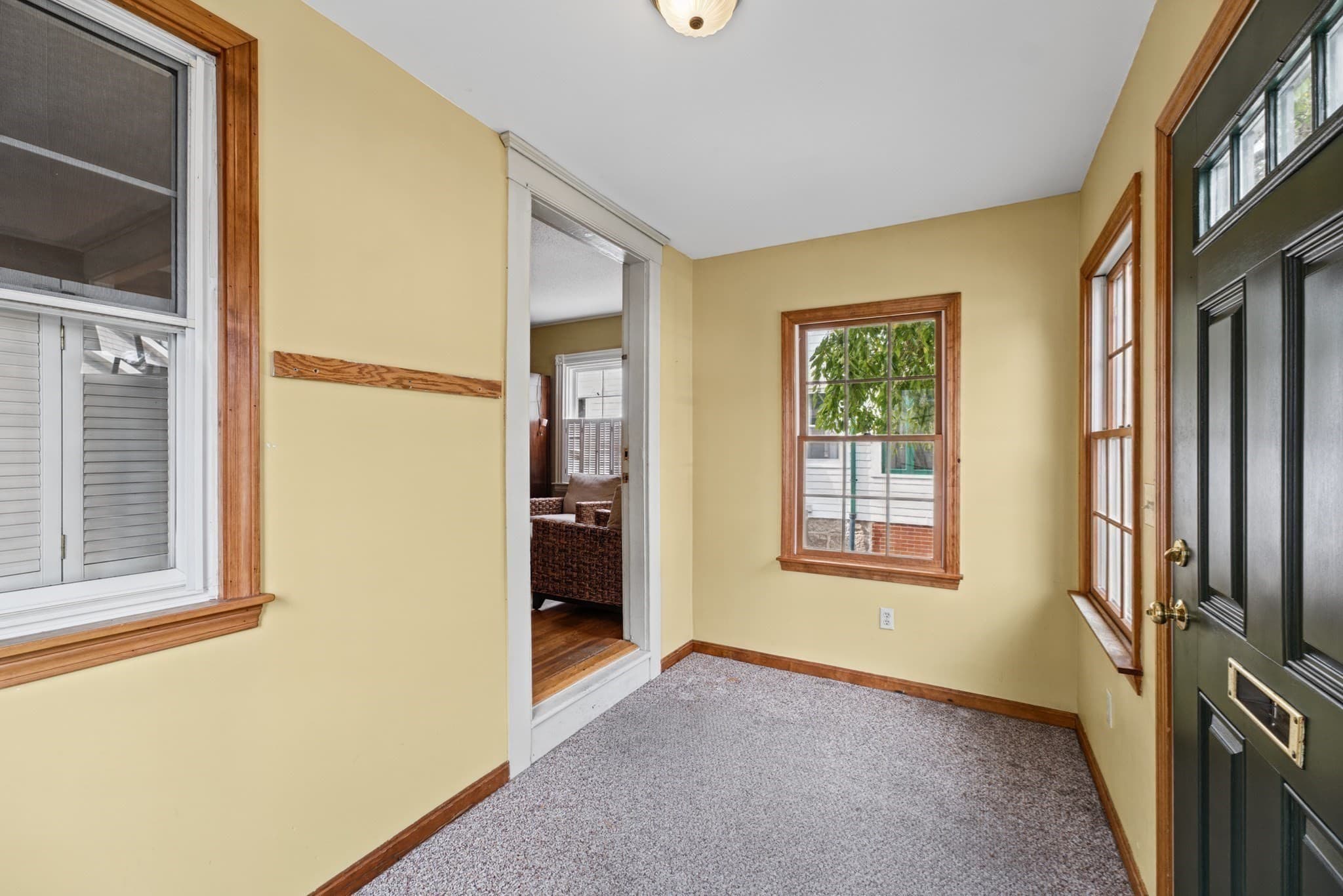 Single Family Residence at 194 Clinton St, New Bedford MA 02740, photo 3 of 33