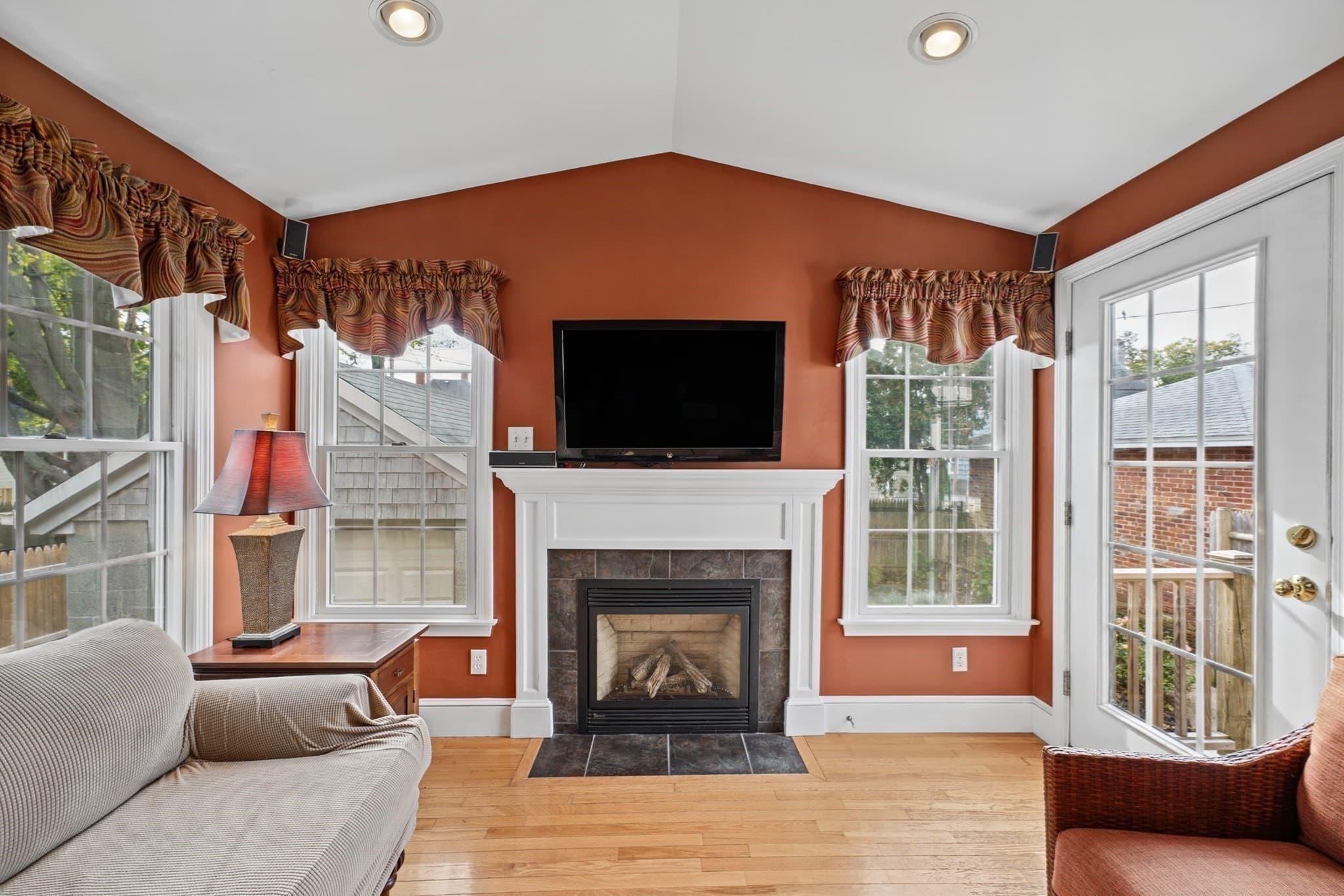 Single Family Residence at 194 Clinton St, New Bedford MA 02740, photo 15 of 33